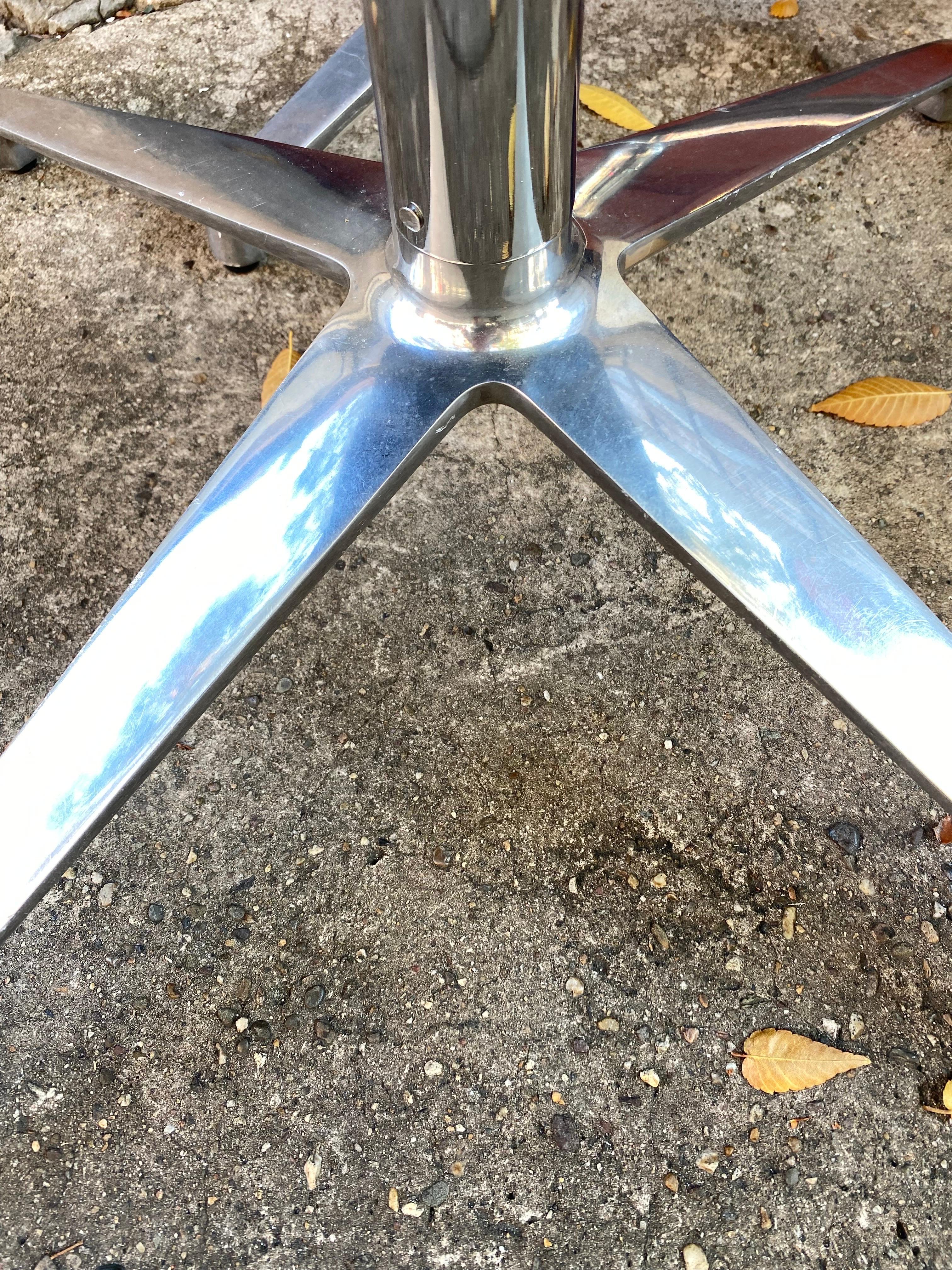 Bernhardt 30” Round Table 2