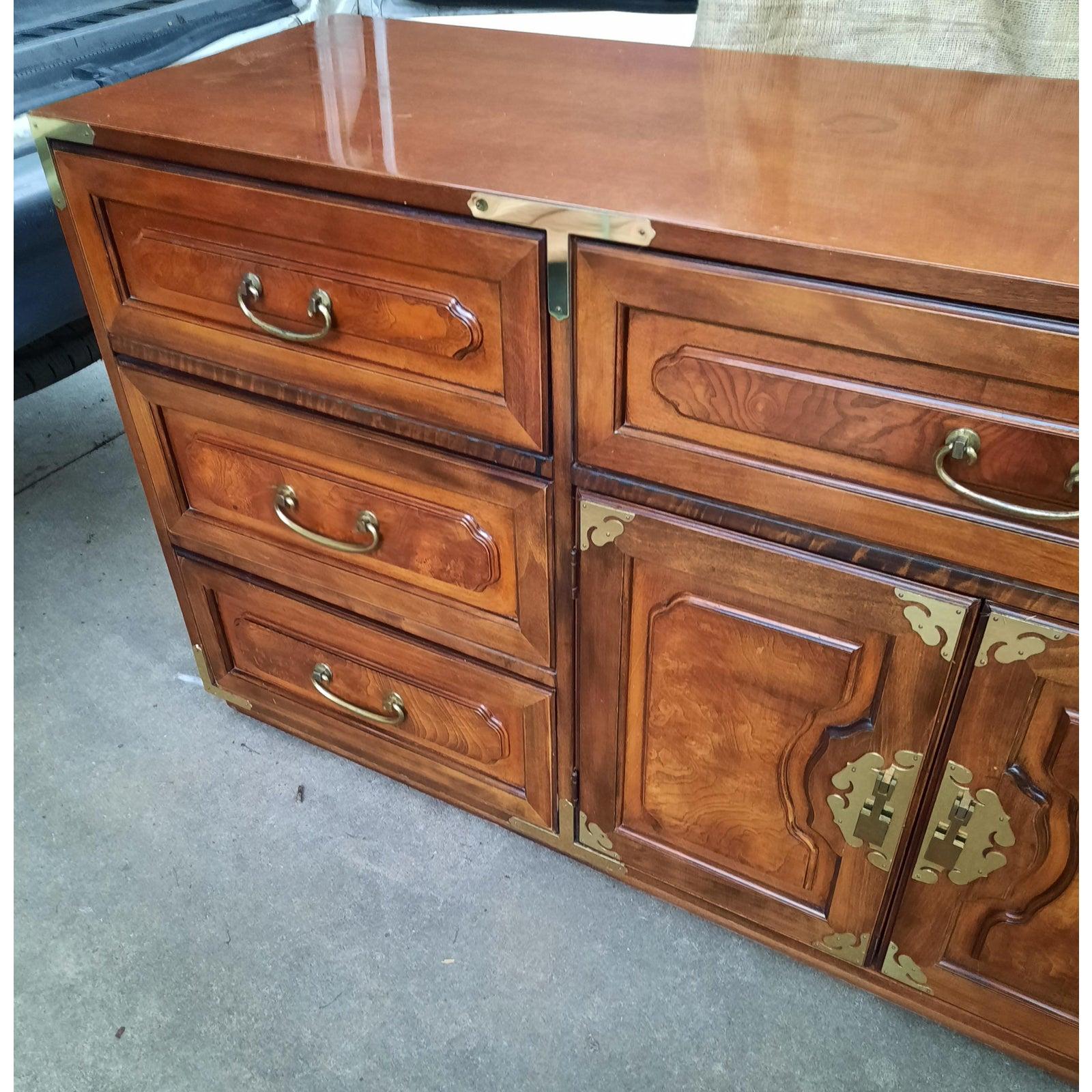 Bernhardt American Asian Campaign Mahogany Burl Dresser with Mirror In Good Condition For Sale In Germantown, MD
