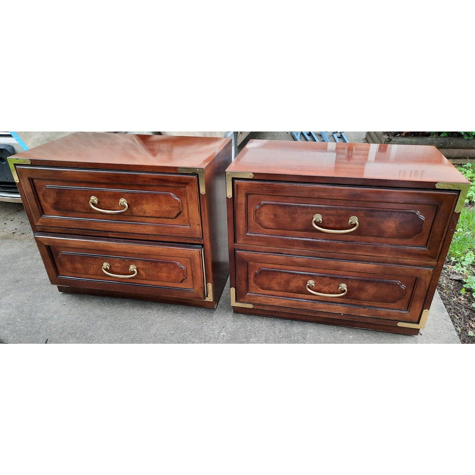 Bernhardt Asian American Campaign Mahogany Burl Nightstands, a Pair For Sale 2