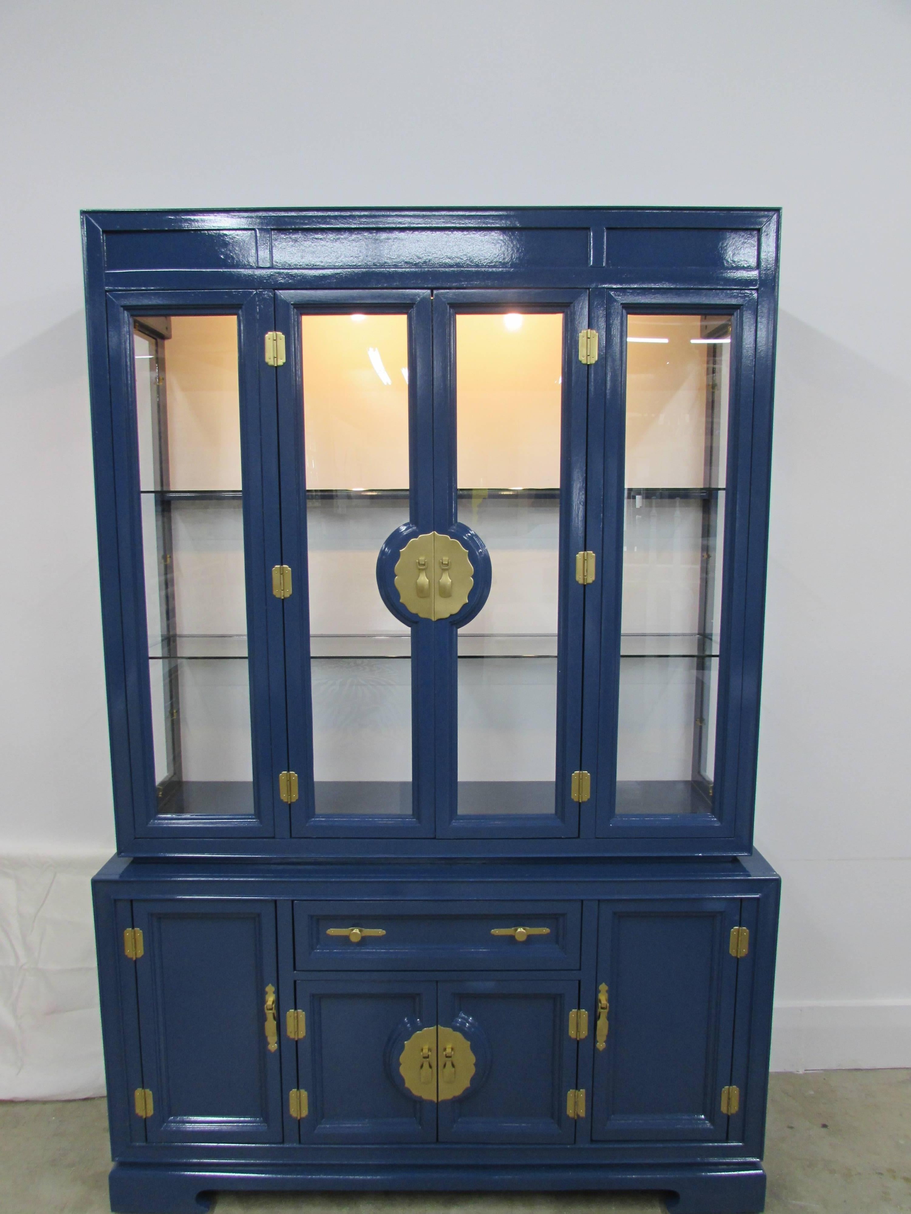 Bernhardt Asian-inspired walnut cabinet, China Cabinet or Étagère Lacquered In-house in Benjamin Moore Hudson Bay and the back wall is White Lacquer, Top and bottom are two separate pieces. The Top has two swinging glass doors that open to two glass