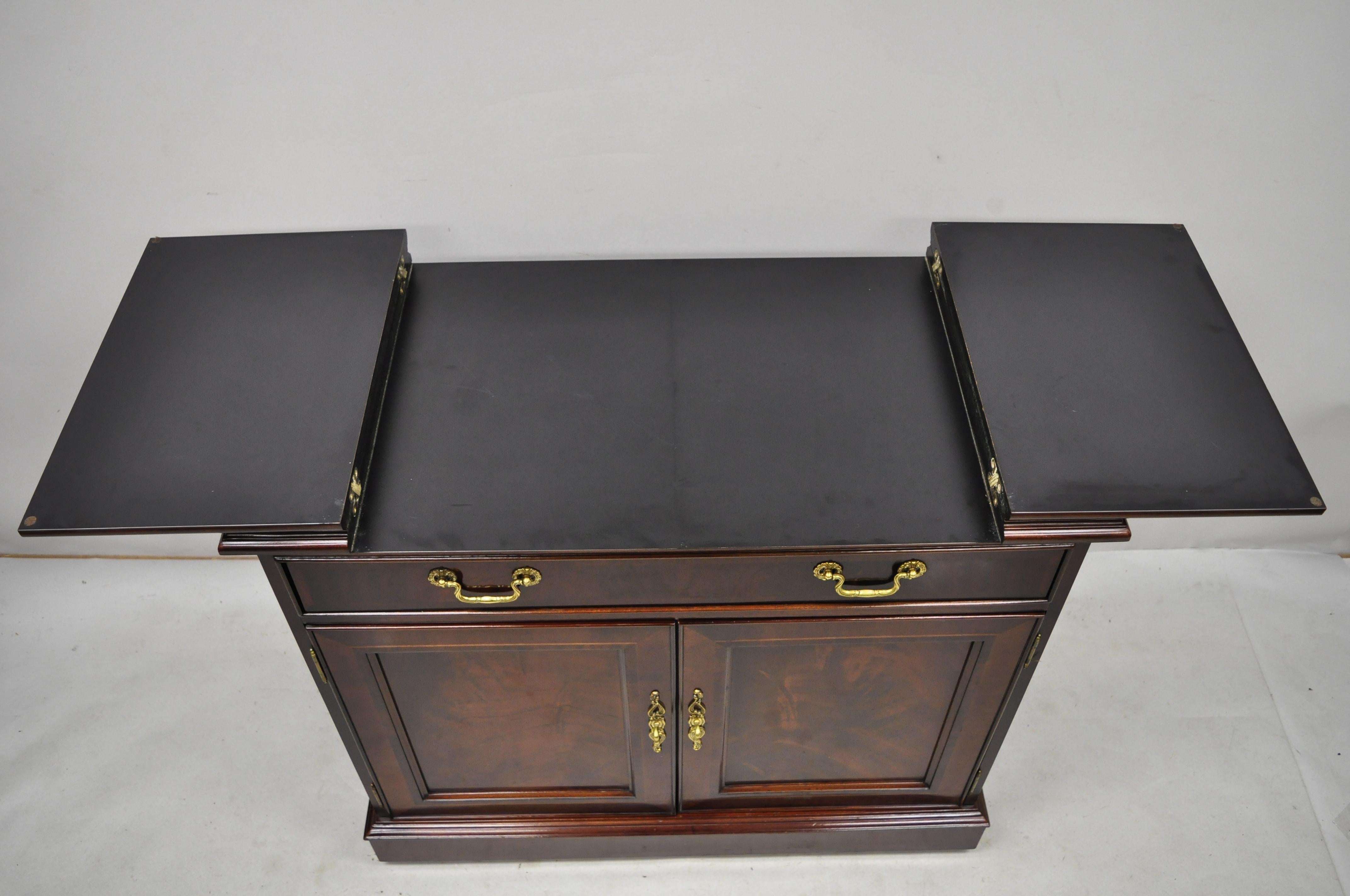 Georgian Bernhardt Centennial Collection Mahogany Flip Top Rolling Bar Cart Server