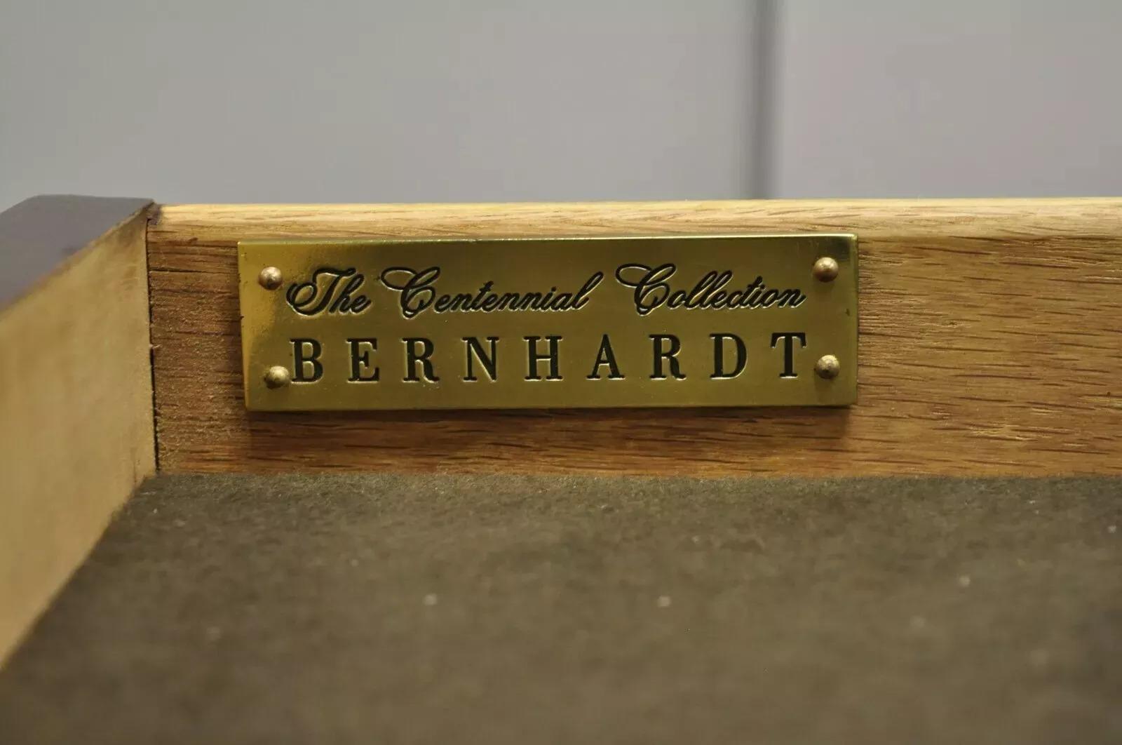 Tavolo da pranzo Bernhardt Centennial Georgian Chippendale in mogano con 2 foglie in vendita 6