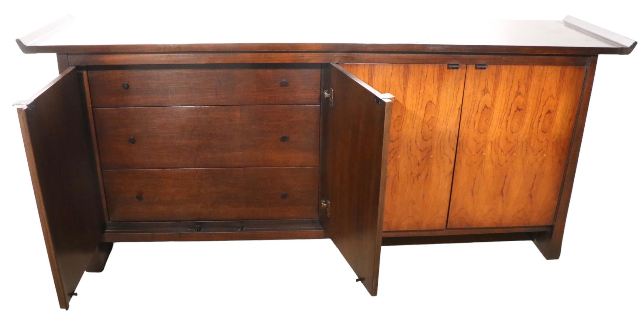 Bernhardt Credenza Dresser Sideboard For Sale 4