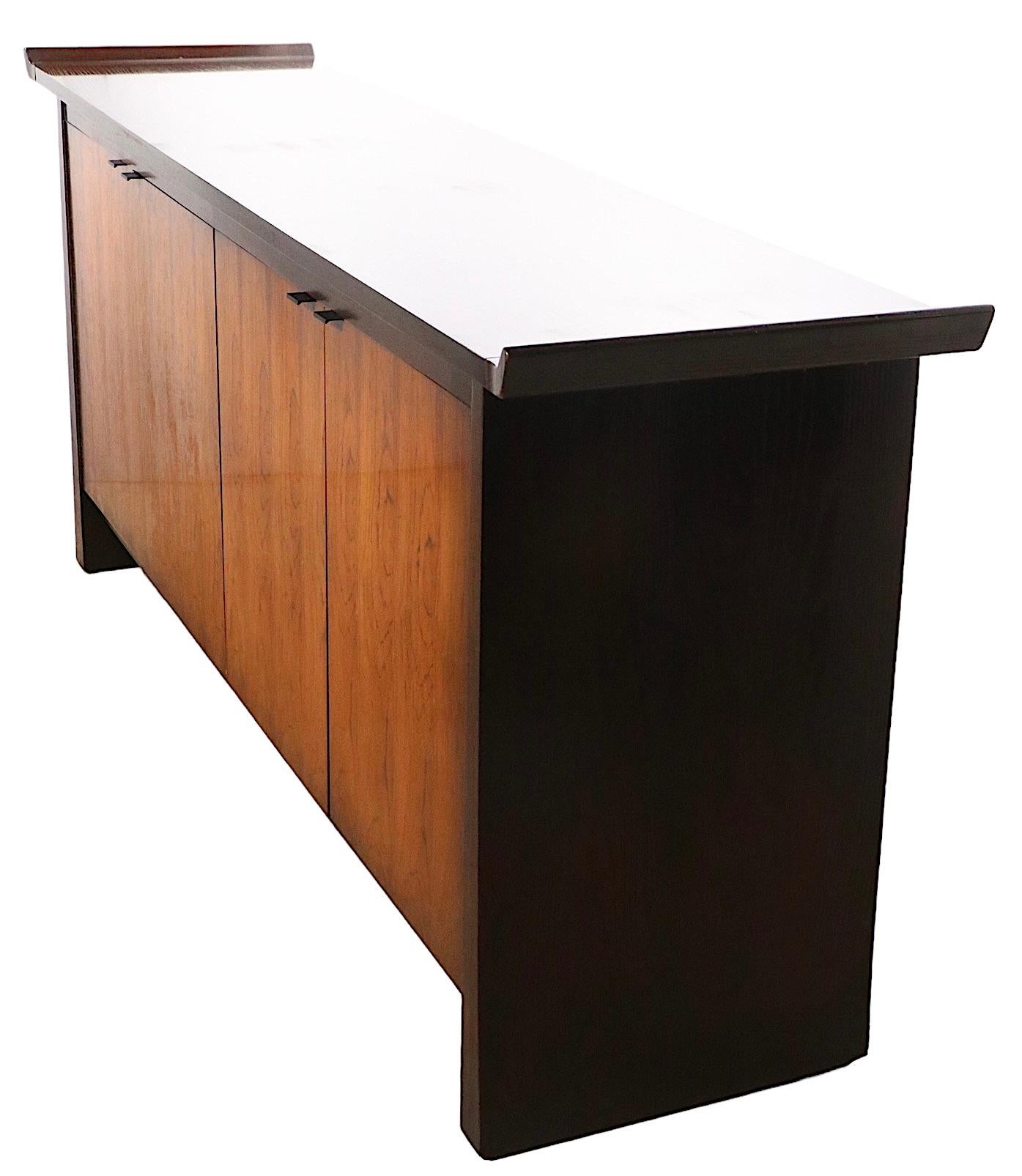 Bernhardt Credenza Dresser Sideboard In Good Condition For Sale In New York, NY