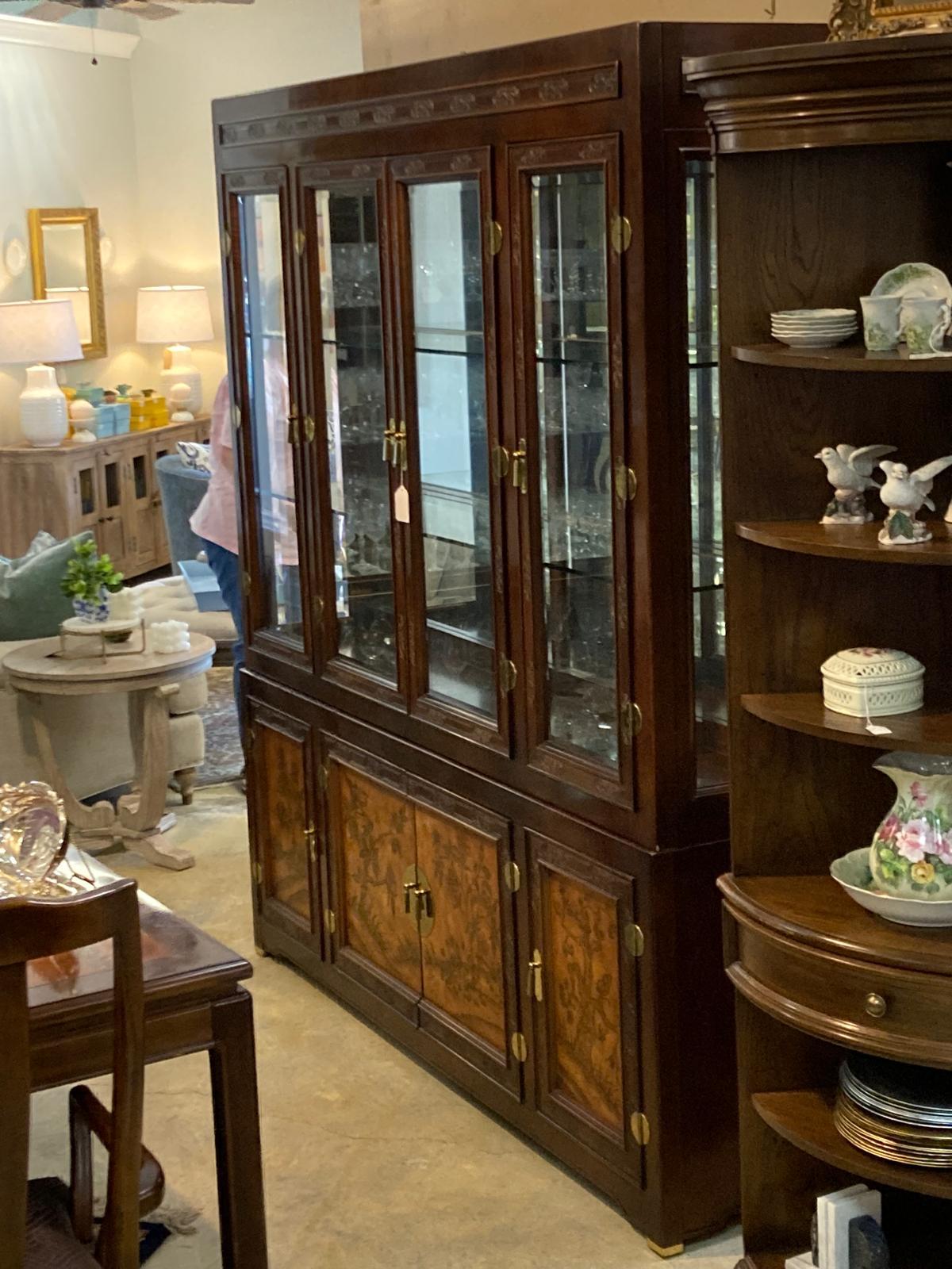 Vitrina Bernhardt en Bueno estado para la venta en Birmingham, AL