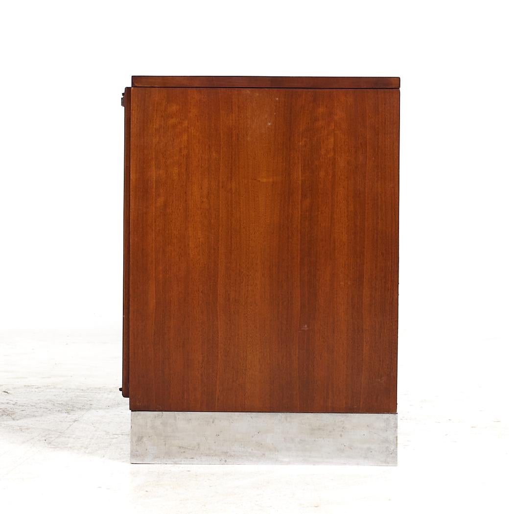 Bernhardt Flair Mid Century Rosewood and Chrome 3 Piece Credenza Set For Sale 2