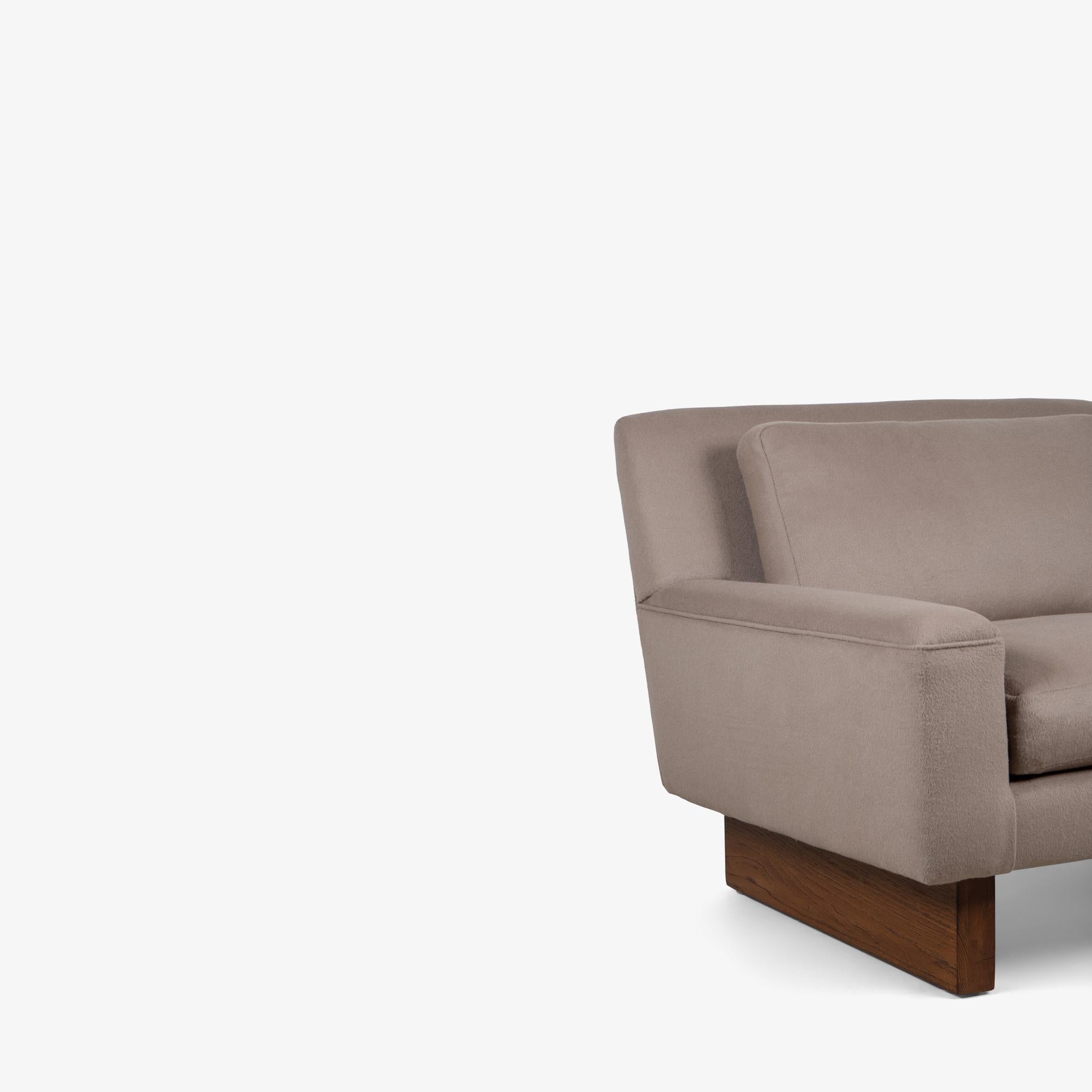 Bernhardt Furniture Club Lounge Chairs in Alpaca & Walnut Bases by Flair, Pair For Sale 3