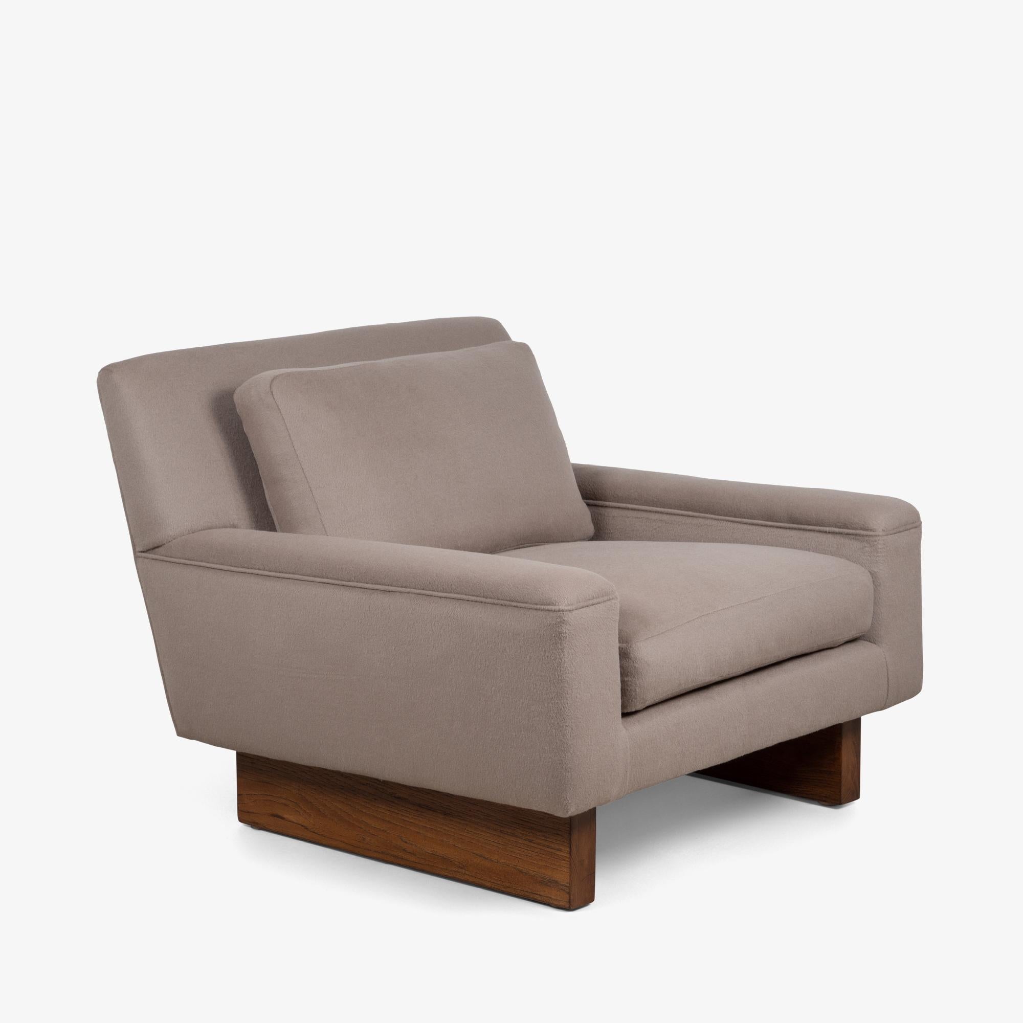 American Bernhardt Furniture Club Lounge Chairs in Alpaca & Walnut Bases by Flair, Pair For Sale