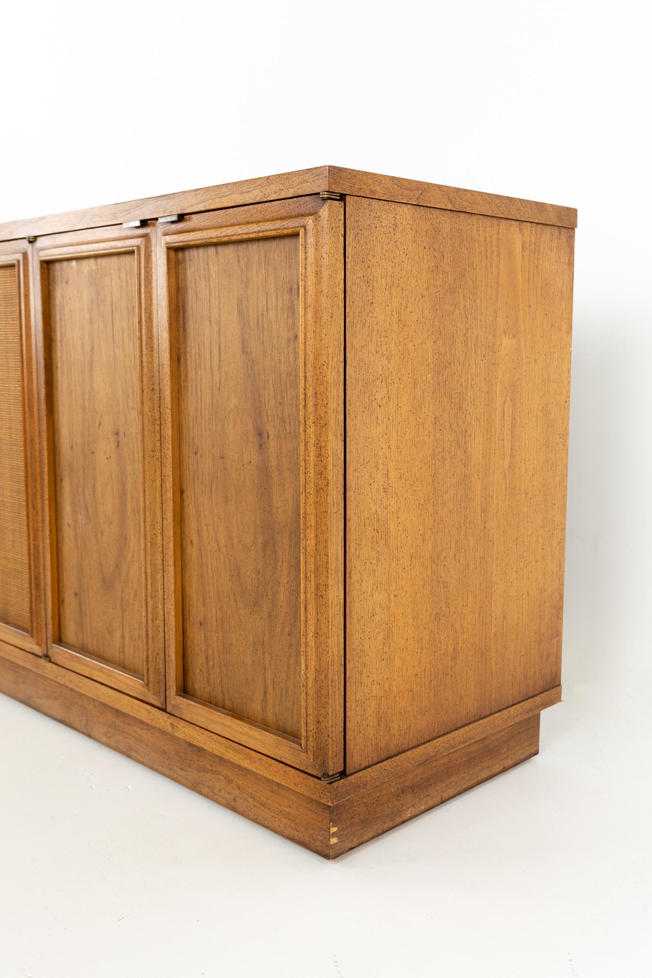 Bernhardt Furniture Mid Century Cane Front Credenza Buffet In Good Condition In Countryside, IL