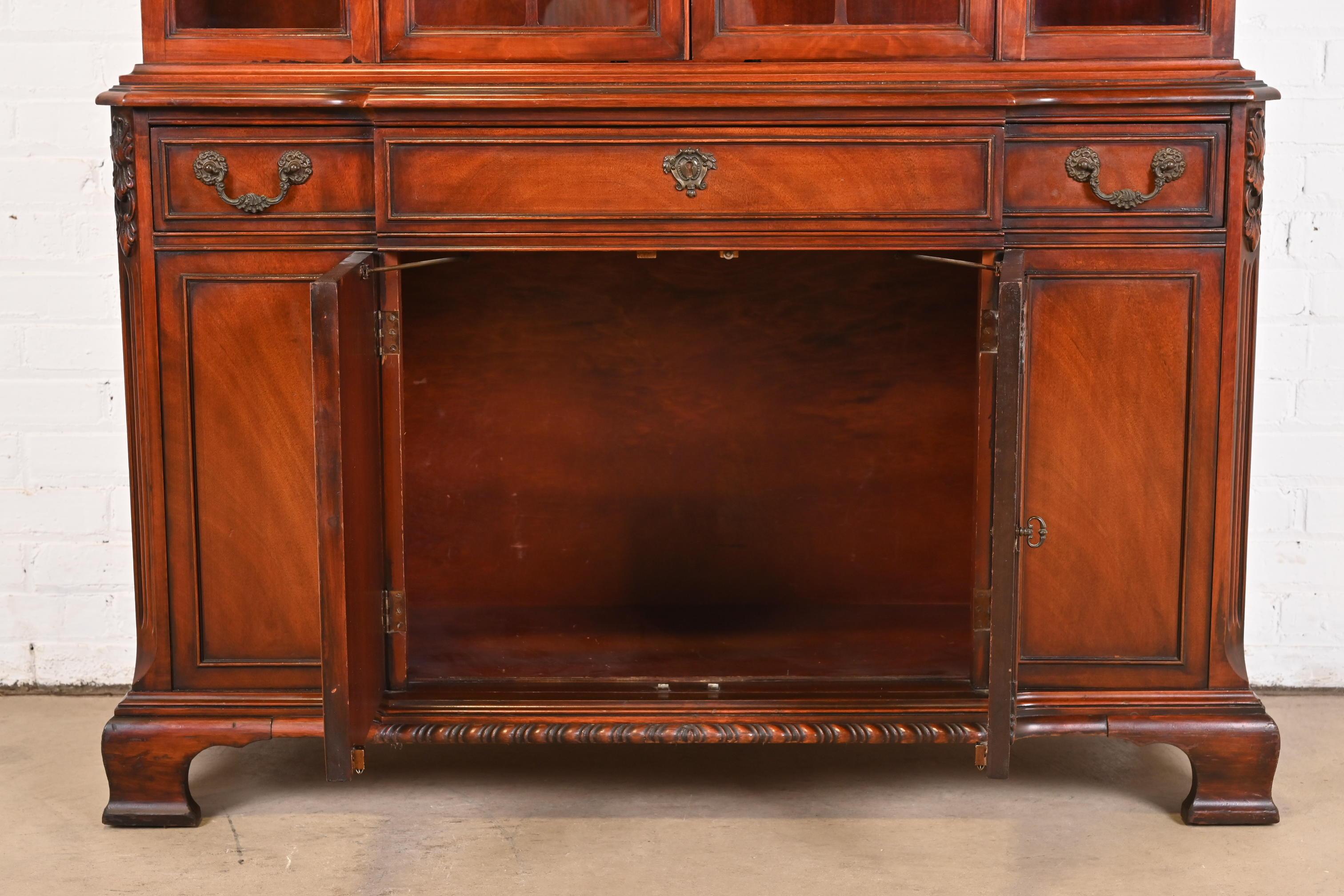 Bernhardt Georgian Carved Mahogany Breakfront Bookcase Cabinet For Sale 3