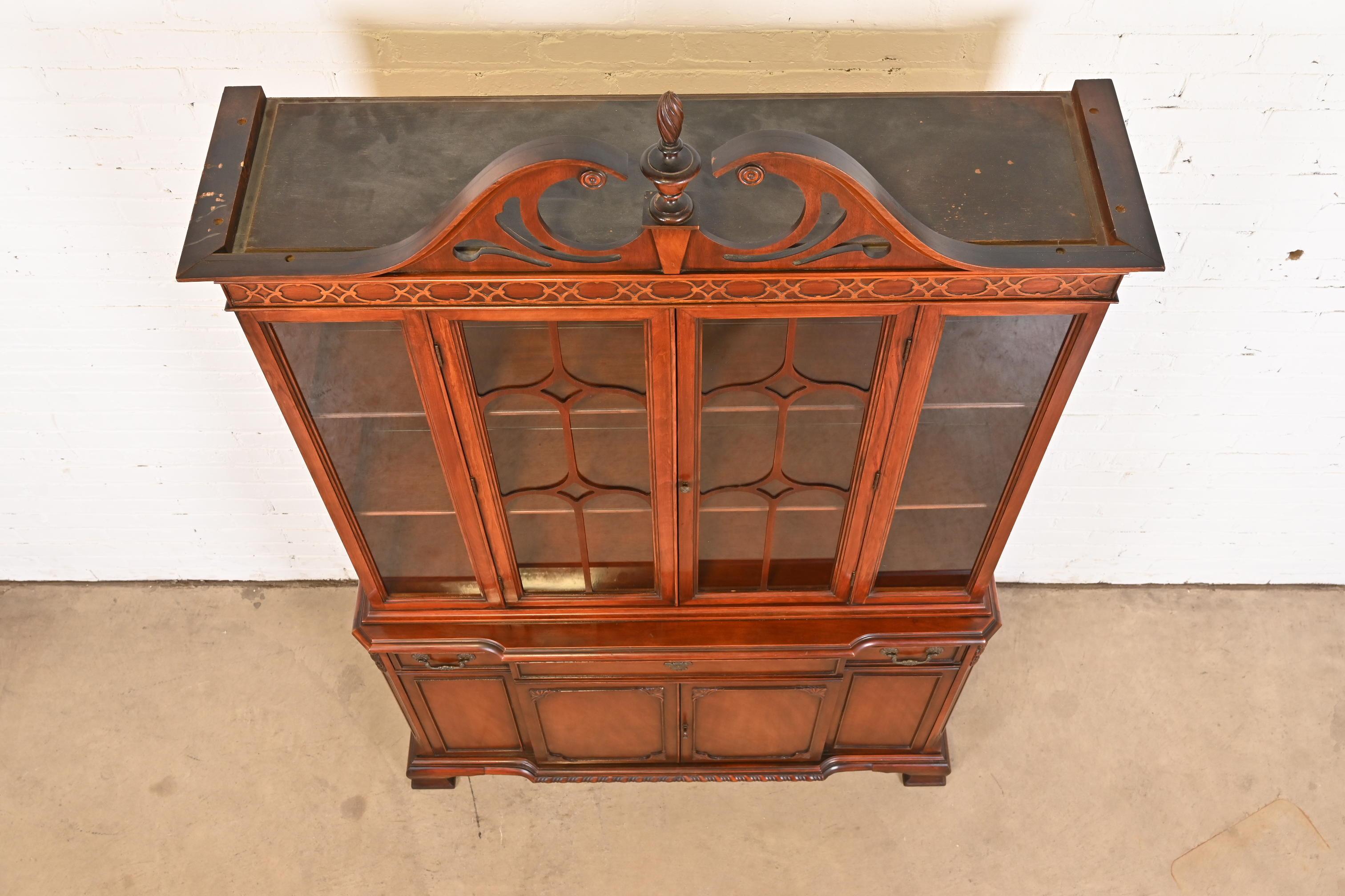Bernhardt Georgian Carved Mahogany Breakfront Bookcase Cabinet For Sale 6