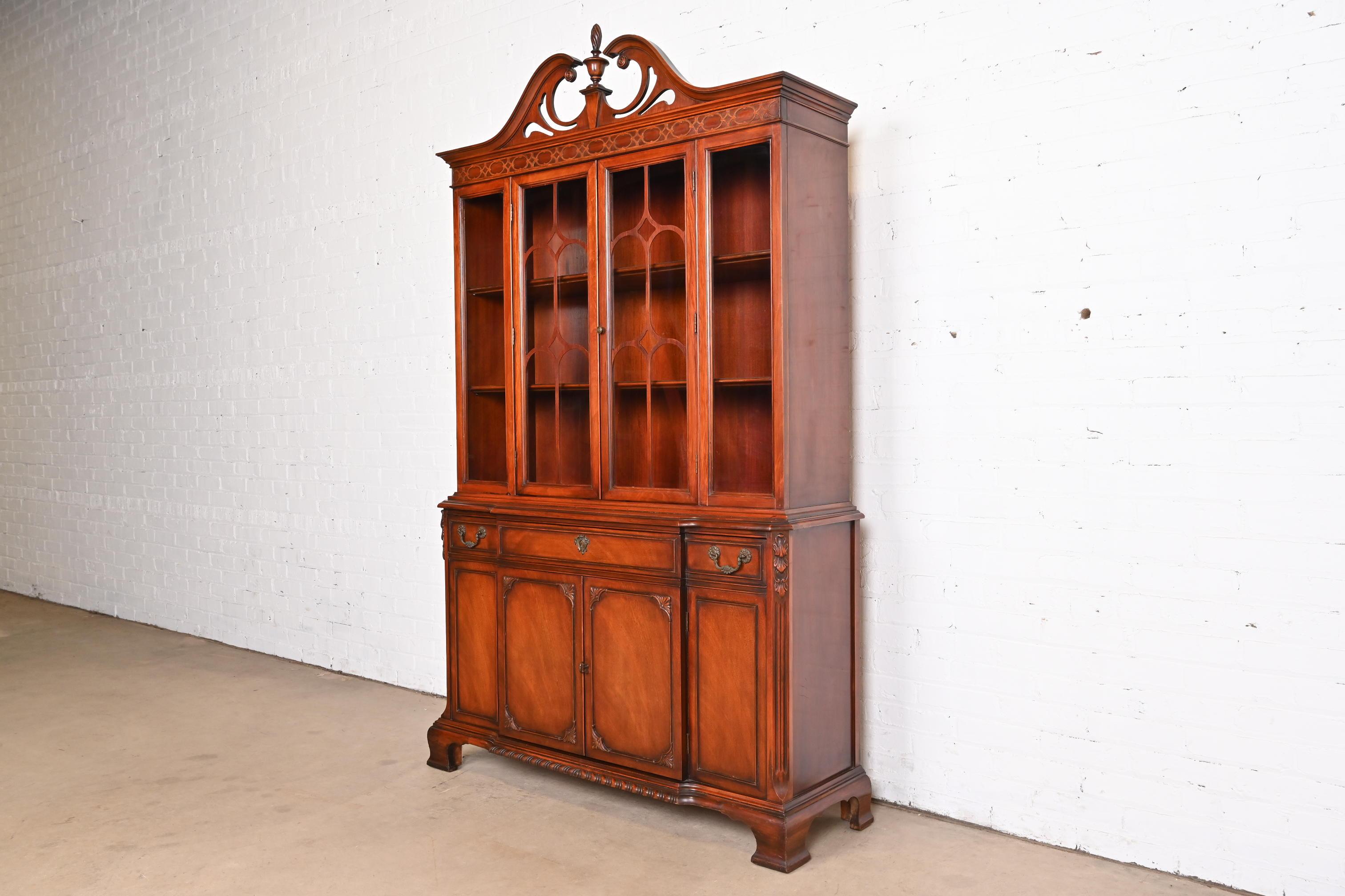 American Bernhardt Georgian Carved Mahogany Breakfront Bookcase Cabinet For Sale