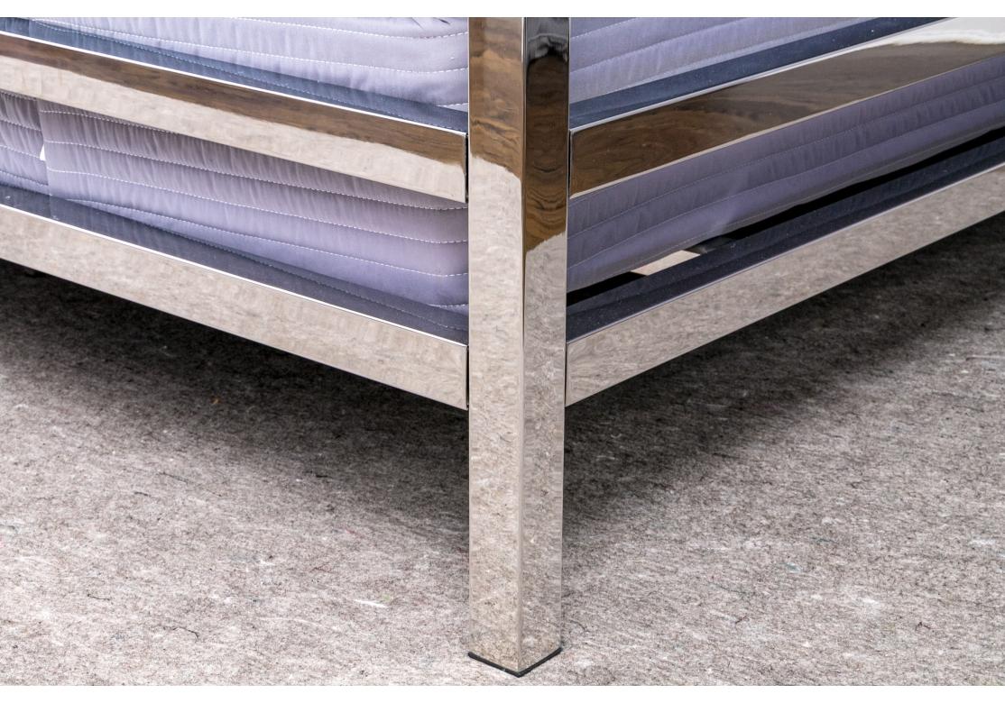 Bernhardt Interiors Landon Letto a baldacchino imbottito in acciaio inox in vendita 7