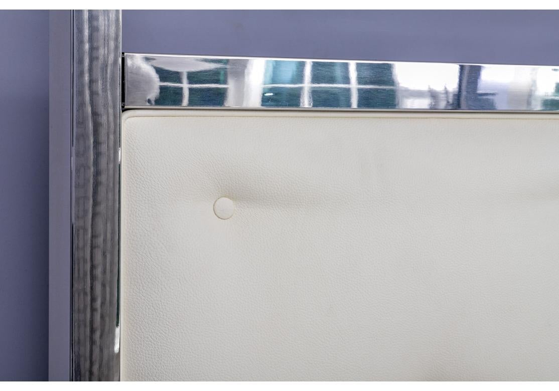 Bernhardt Interiors Landon Letto a baldacchino imbottito in acciaio inox in vendita 1