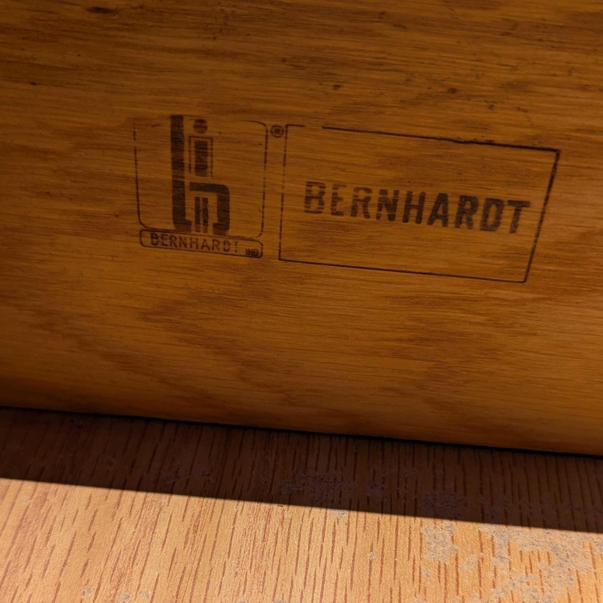 Bernhardt Mid-Century Modern Lighted Oak Display Hutch Cabinet, USA, 75