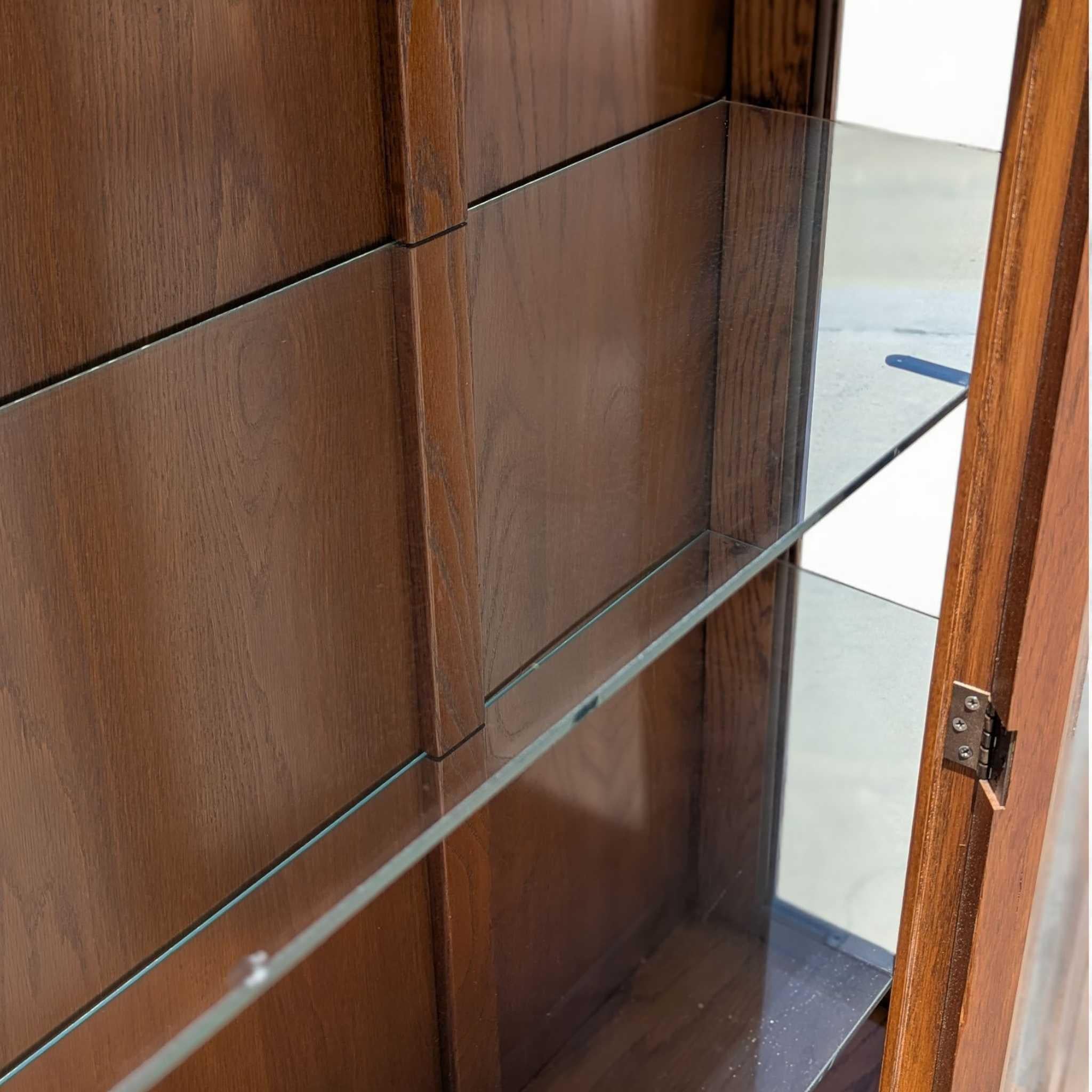 Bernhardt Mid-Century Modern Lighted Oak Display Hutch Cabinet, USA, 75