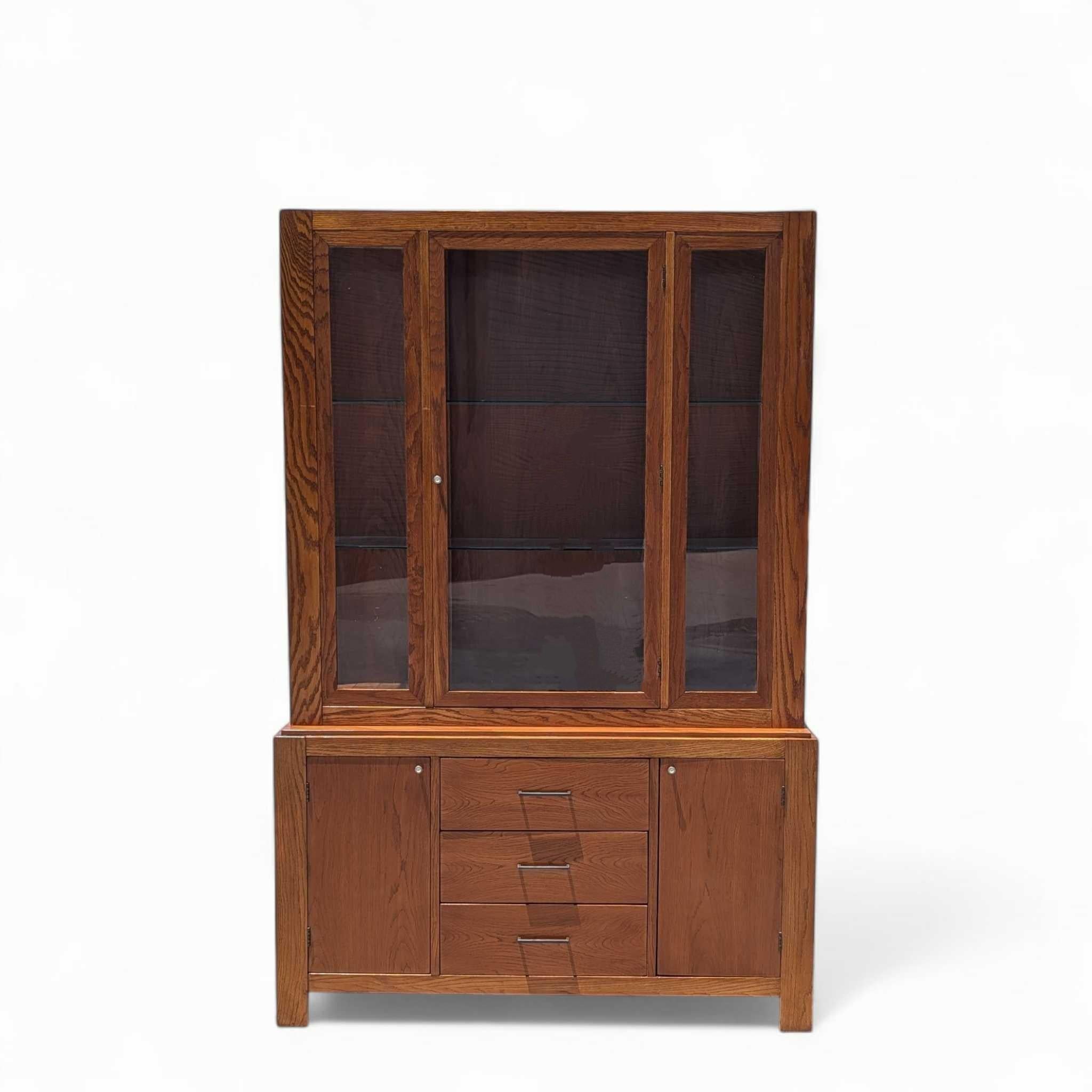 Bernhardt Mid-Century Modern Lighted Oak Display Hutch Cabinet, USA, 75