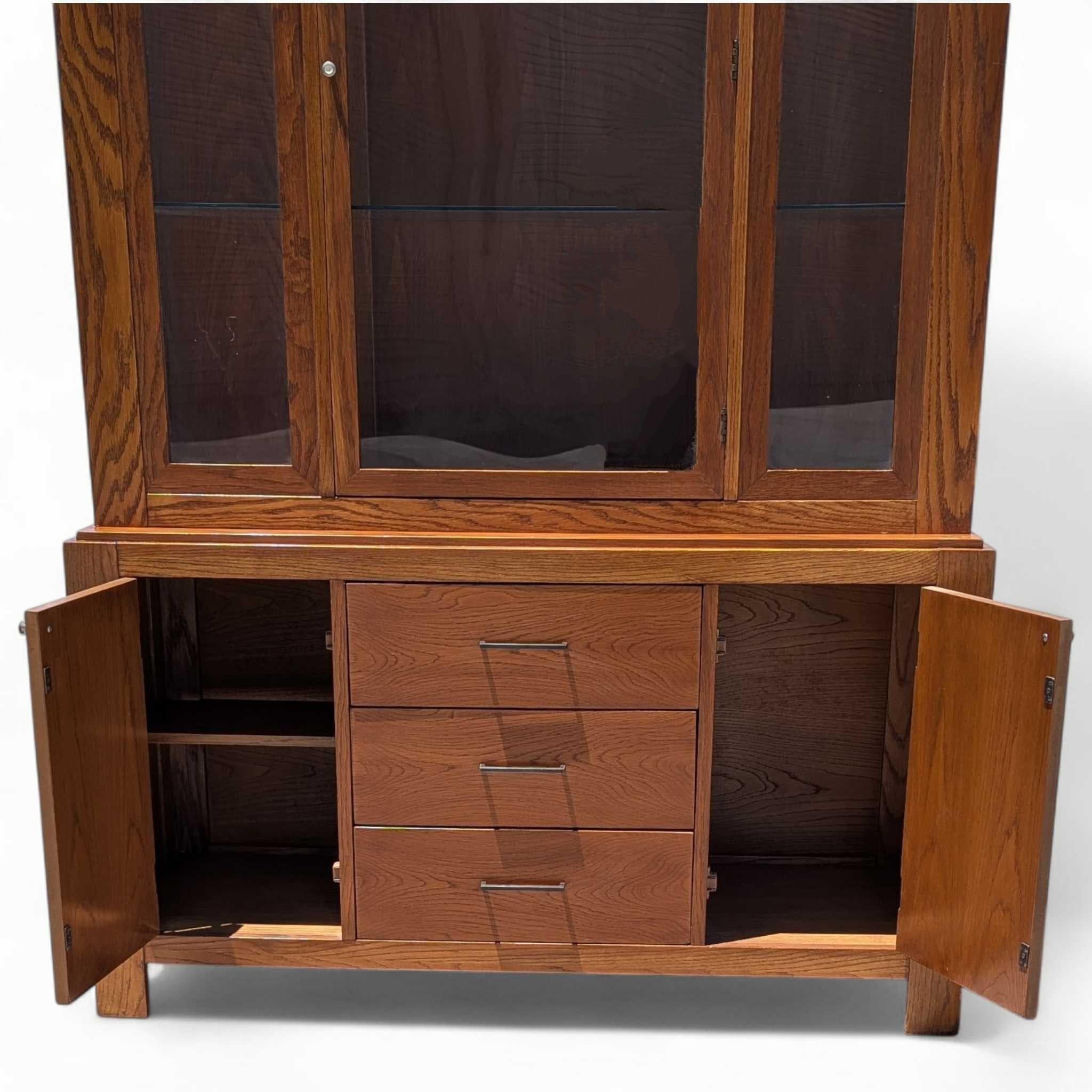 20th Century Bernhardt Mid-Century Modern Lighted Oak Display Hutch Cabinet, USA, 75