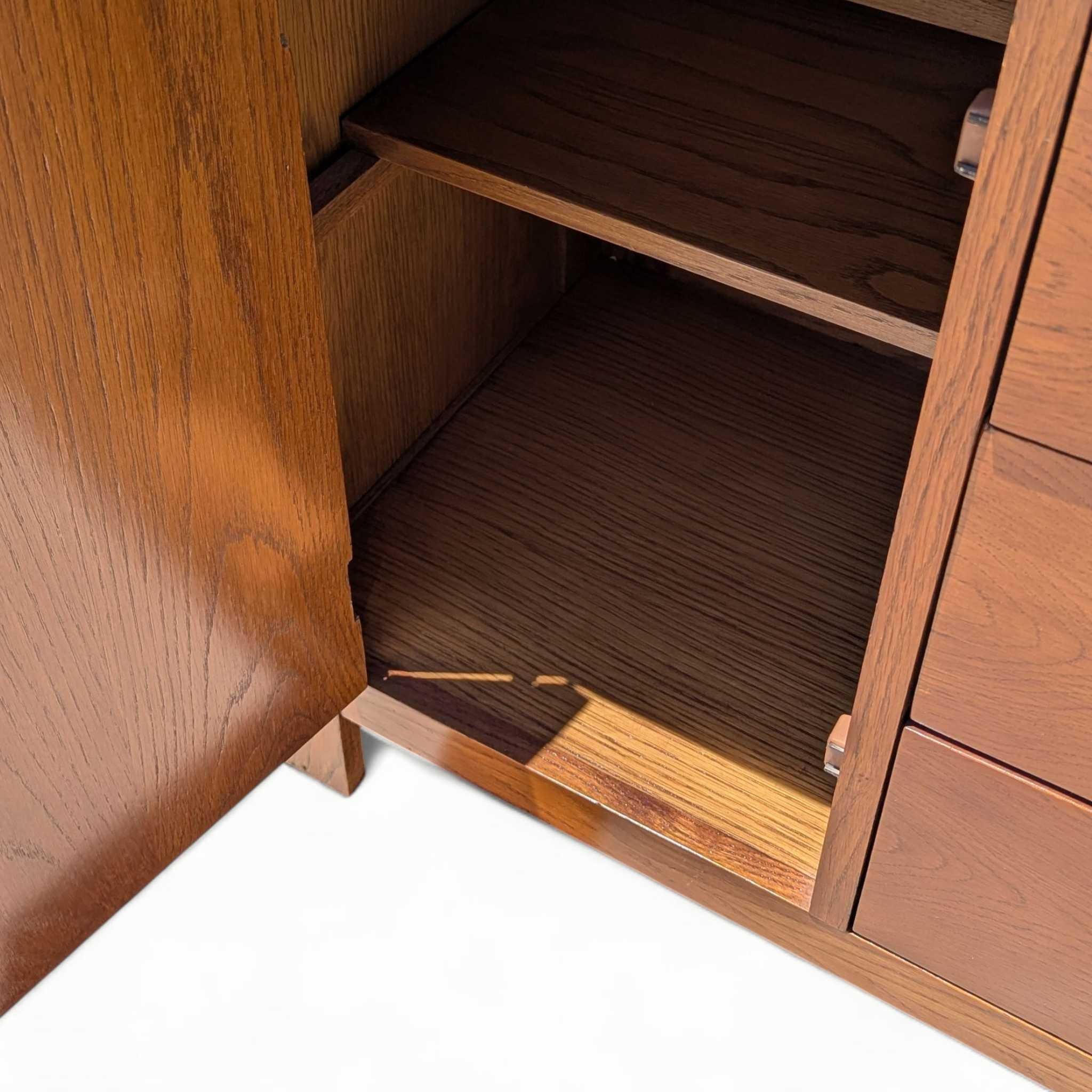 Glass Bernhardt Mid-Century Modern Lighted Oak Display Hutch Cabinet, USA, 75