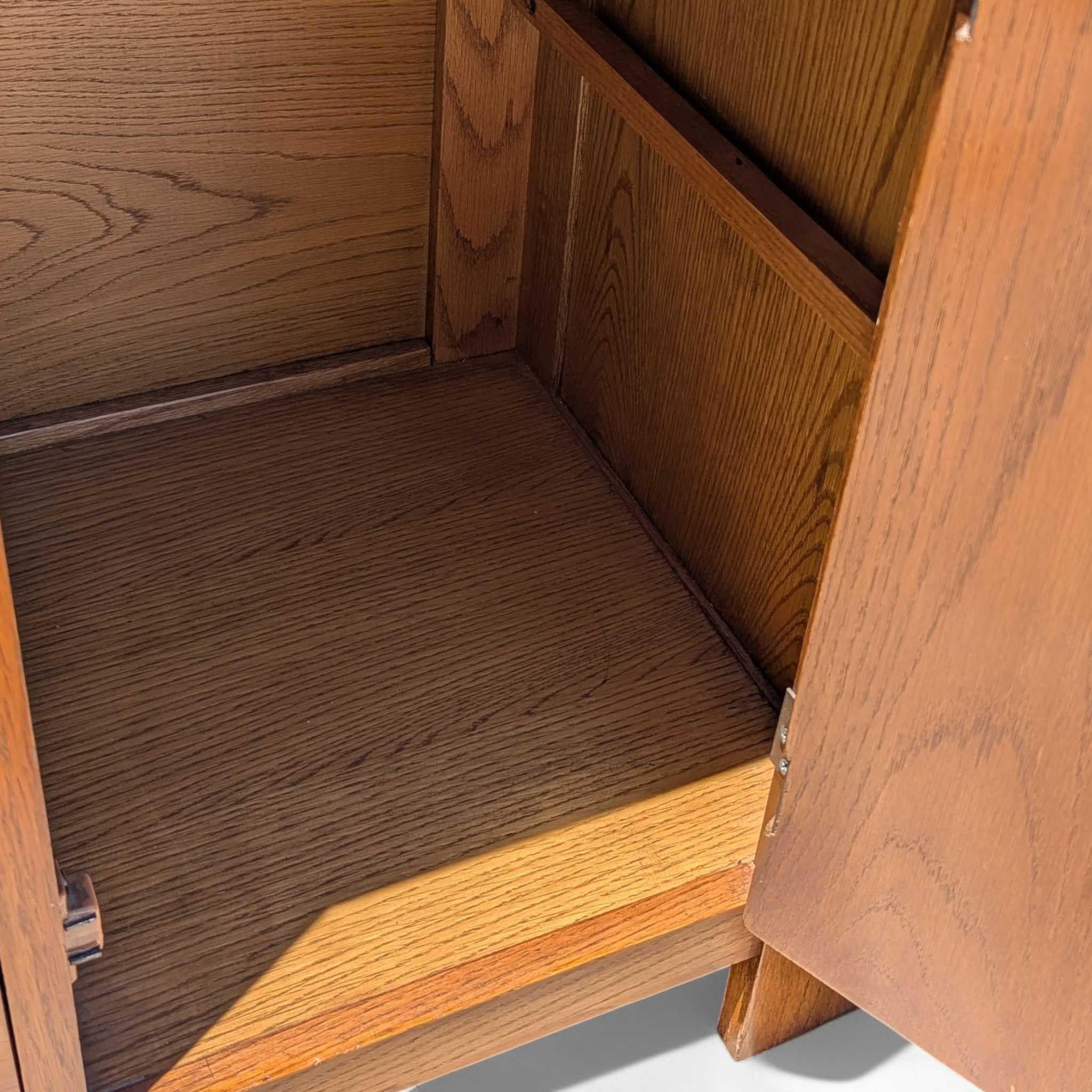 Bernhardt Mid-Century Modern Lighted Oak Display Hutch Cabinet, USA, 75