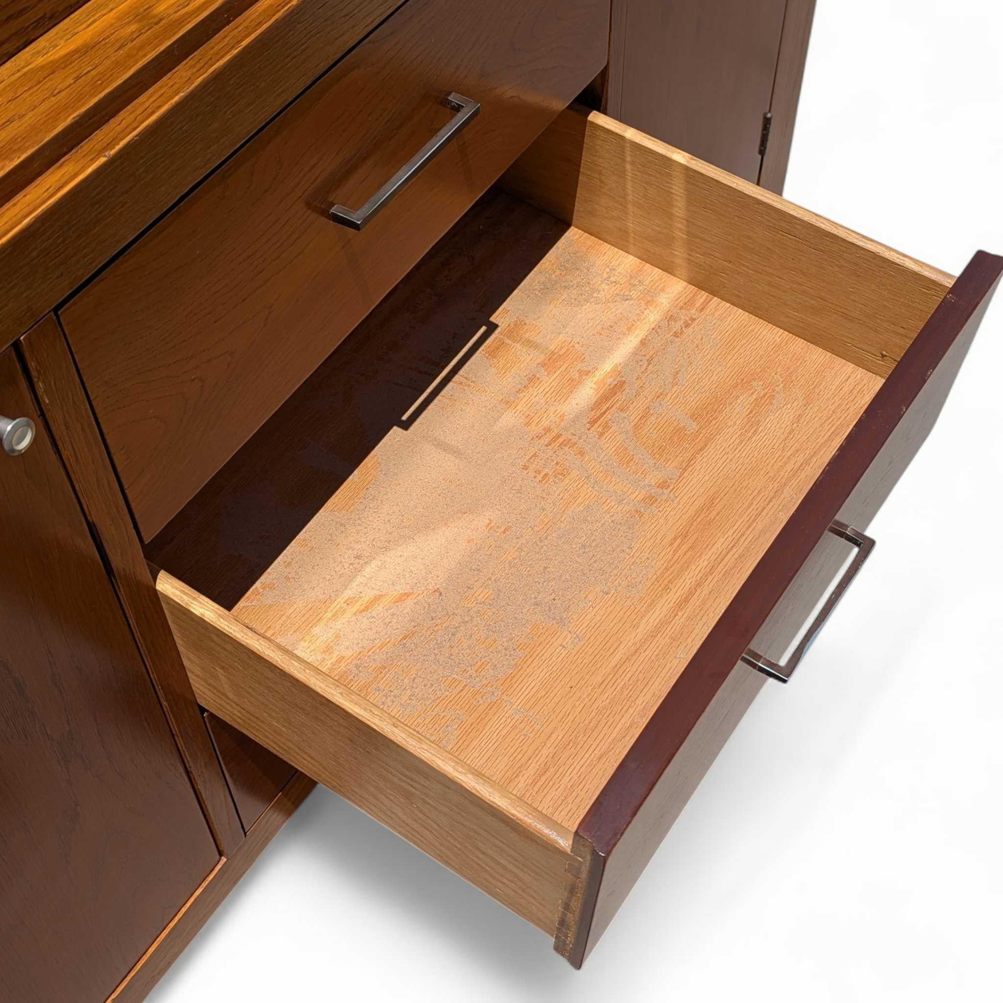 Bernhardt Mid-Century Modern Lighted Oak Display Hutch Cabinet, USA, 75
