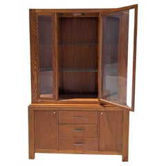 Bernhardt Mid-Century Modern Lighted Oak Display Hutch Cabinet, USA, 75"