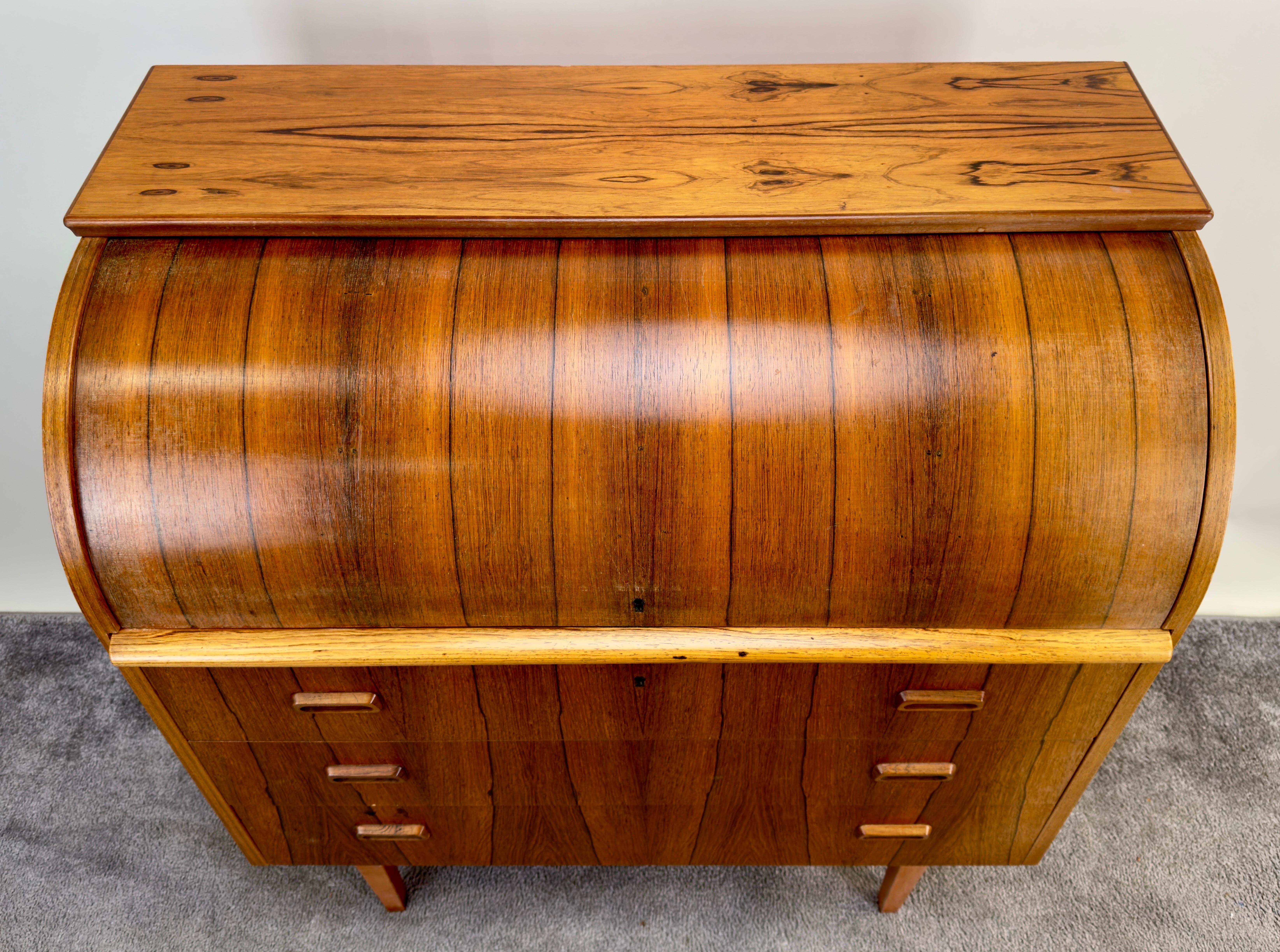 Bernhardt Pedersen Danish Mid Century Modern Rosewood Roll Top Desk In Good Condition For Sale In Plainview, NY