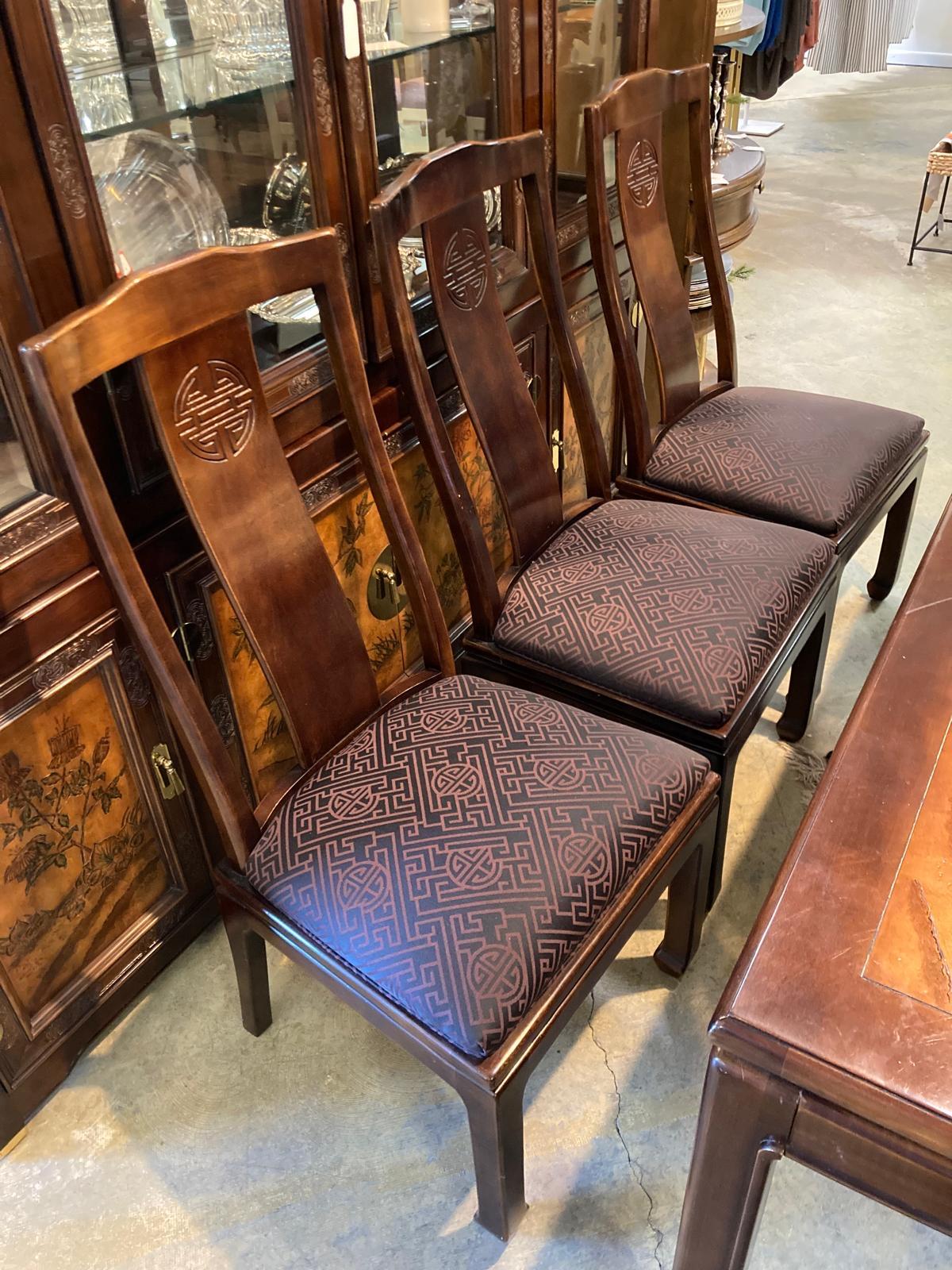 Bernhardt Table with 8 chairs, two extension and table cover For Sale 3