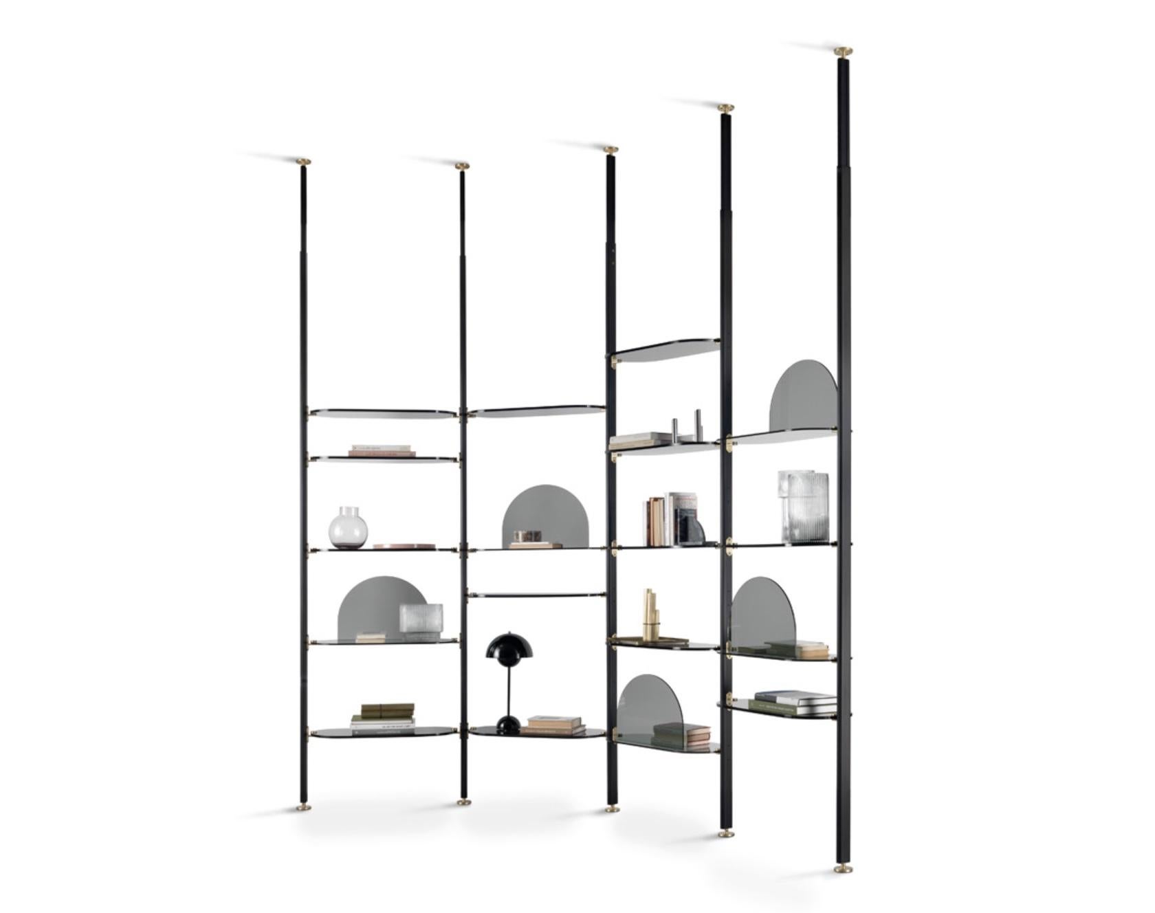 Ellen Bernhardt et Paola Vella pour Arflex, 'Alba' Sectional Freestanding Ceiling Fixed Bookcase.

Il s'agit d'une merveilleuse bibliothèque autoportante, très polyvalente et offrant de nombreuses possibilités. Il s'agit d'une paire de la version
