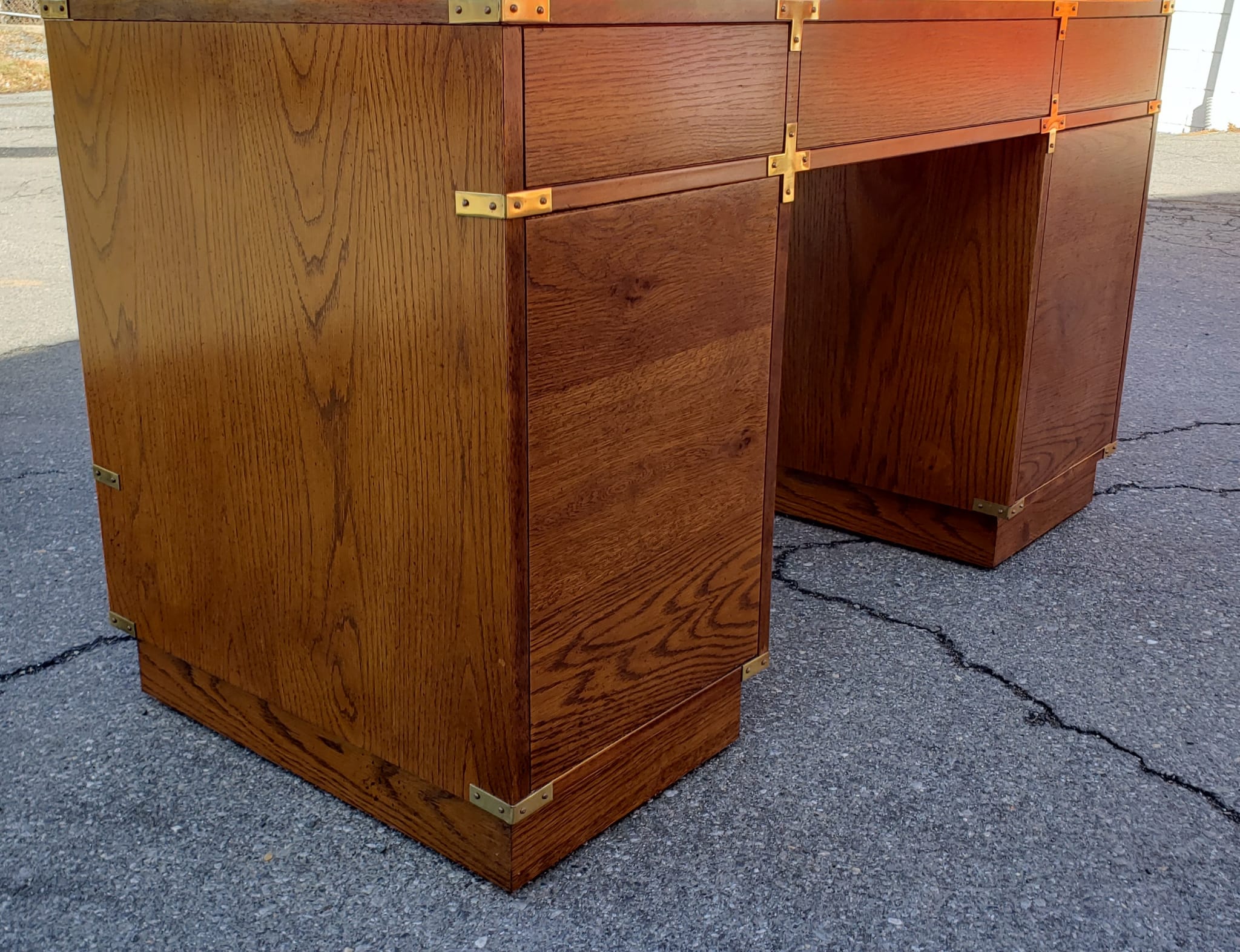 Bernhardt Vintage Campaign Oak Partners Desk In Good Condition For Sale In Germantown, MD