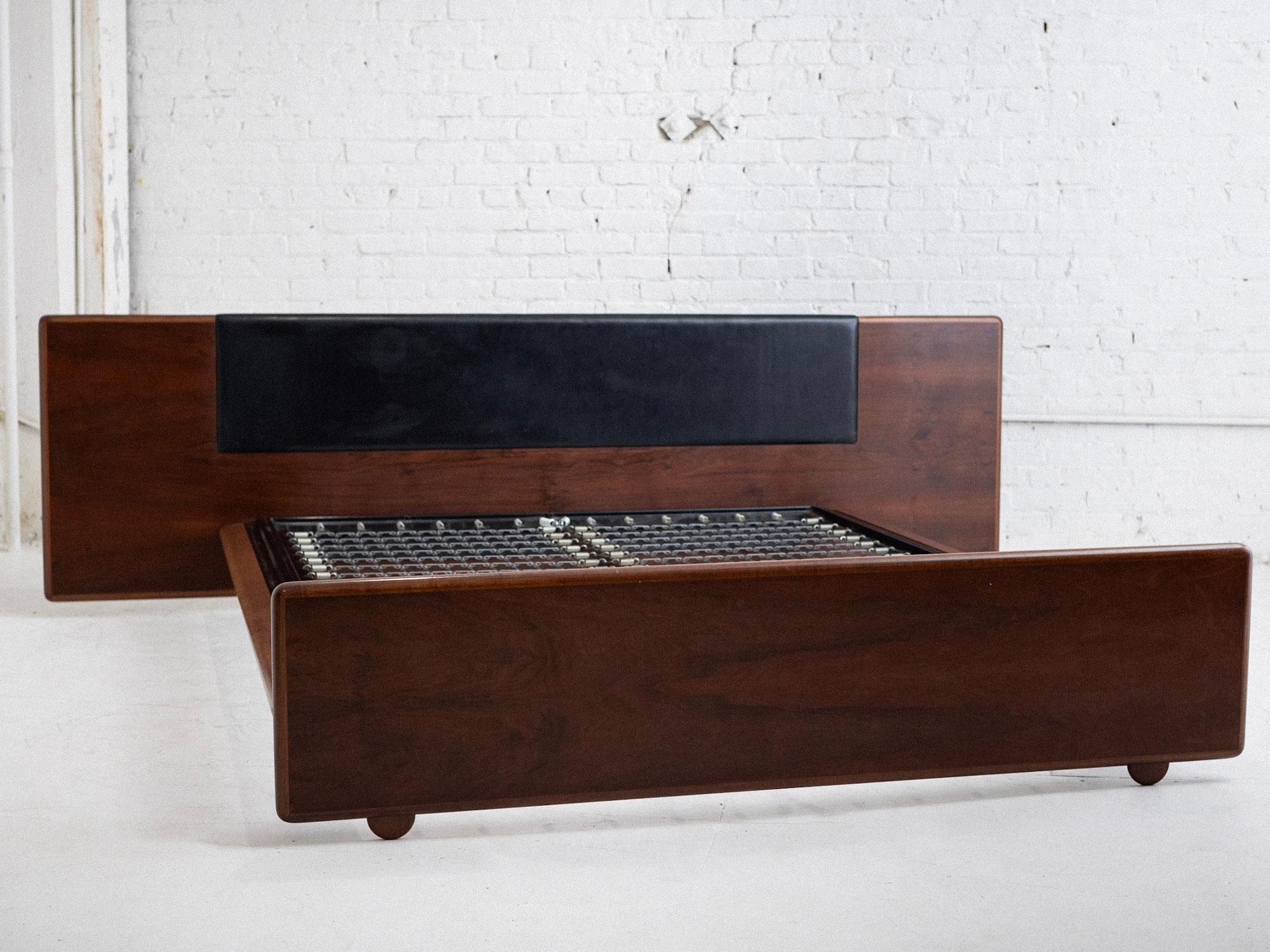 Bernini Mid Century Italian Wood and Leather Bed In Good Condition In Brooklyn, NY
