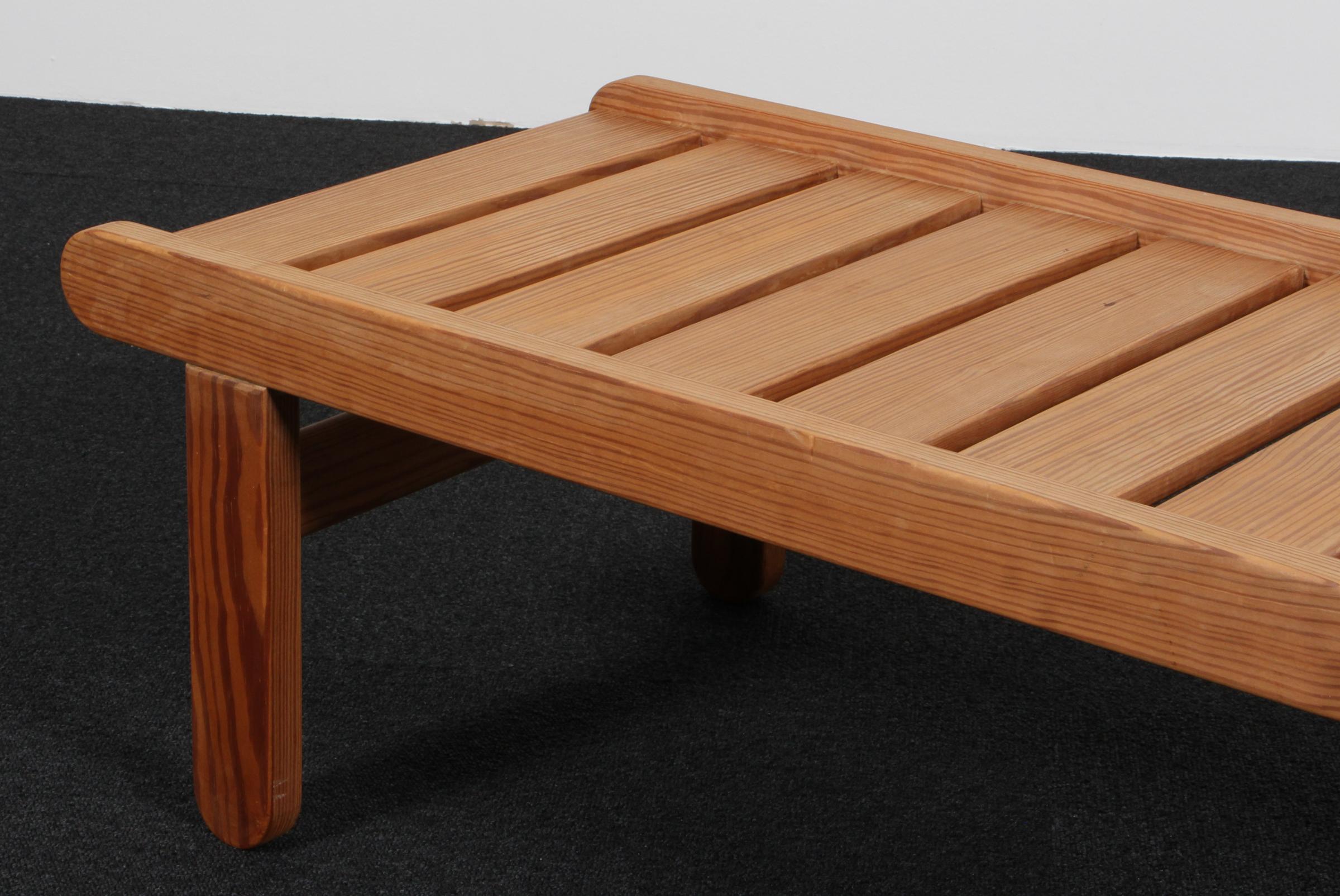 Banco / mesa de centro Bernt Pedersen de pino Danés en venta
