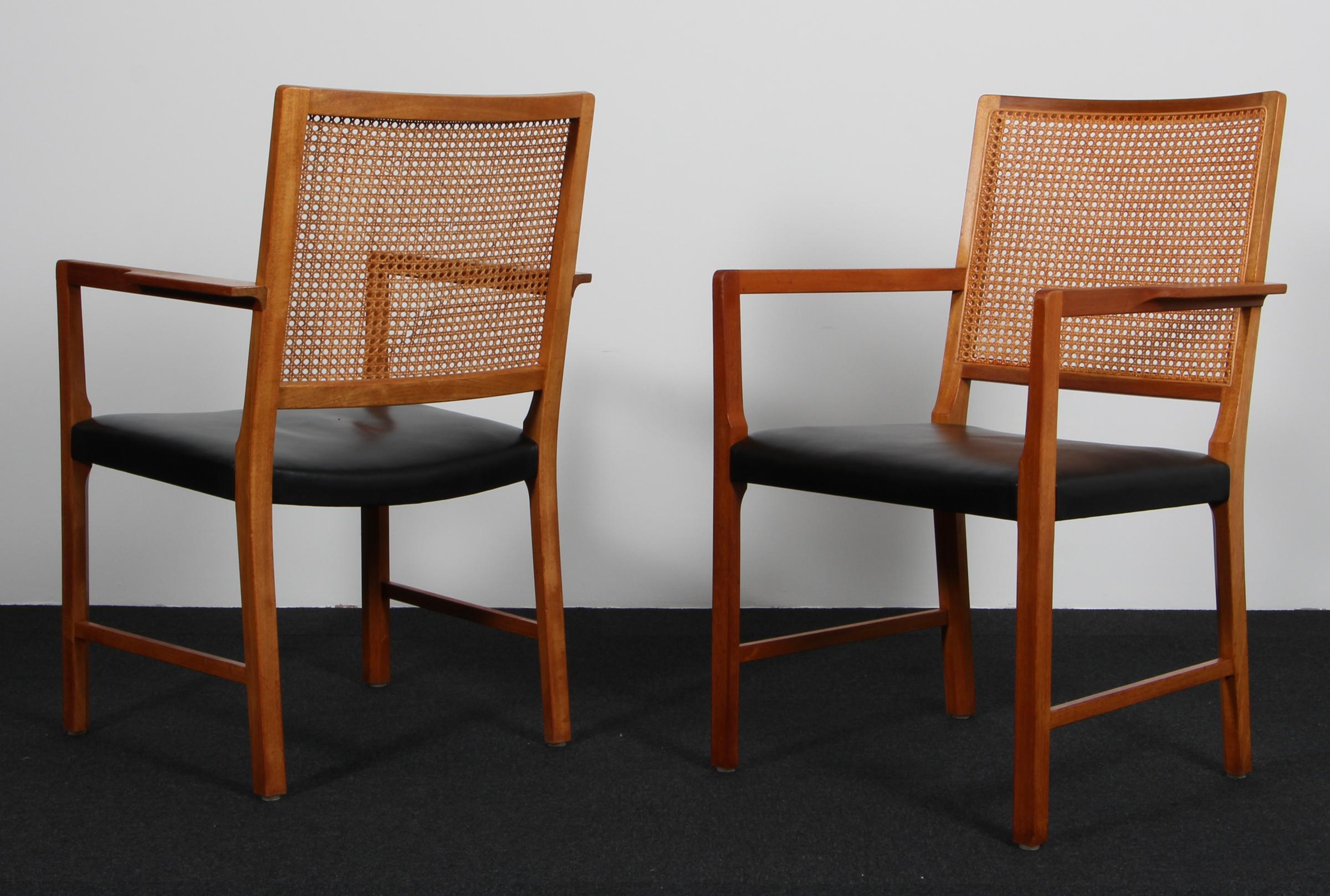 Bernt Pedersen pair of Armchairs, Mahogany and Cane en venta 1