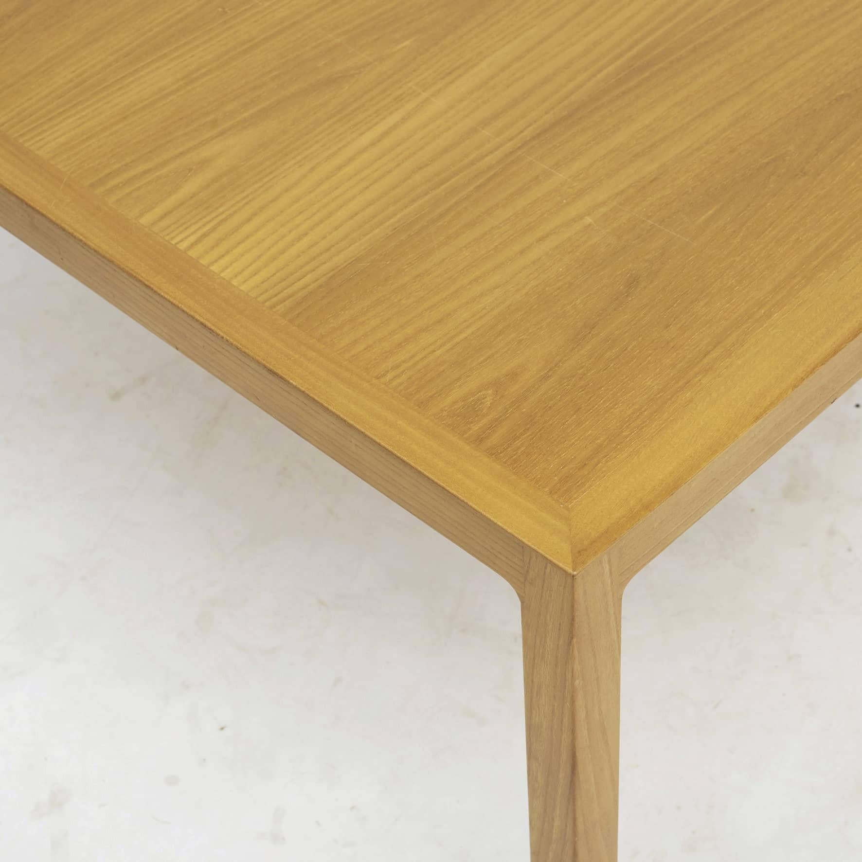Danois Table basse en bois de frêne Bernt Petersen en vente