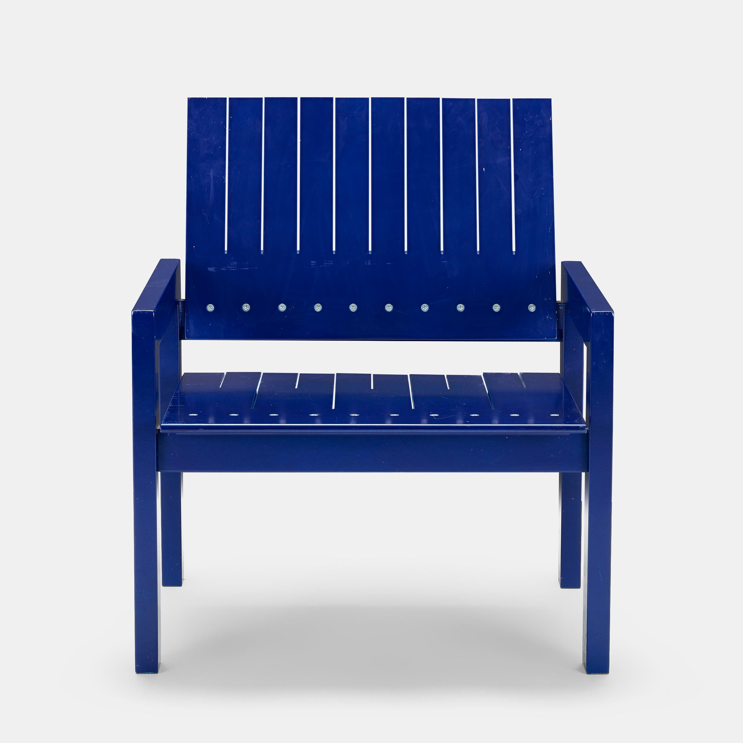 Bernt Petersen blue Crate Lounge Chair for Carl Hansen Denmark, 1982. Armchair in beech, with seat and back in plywood. The aim of this design was to create an easychair without upholstery but with comfortable properties akin to an upholstered