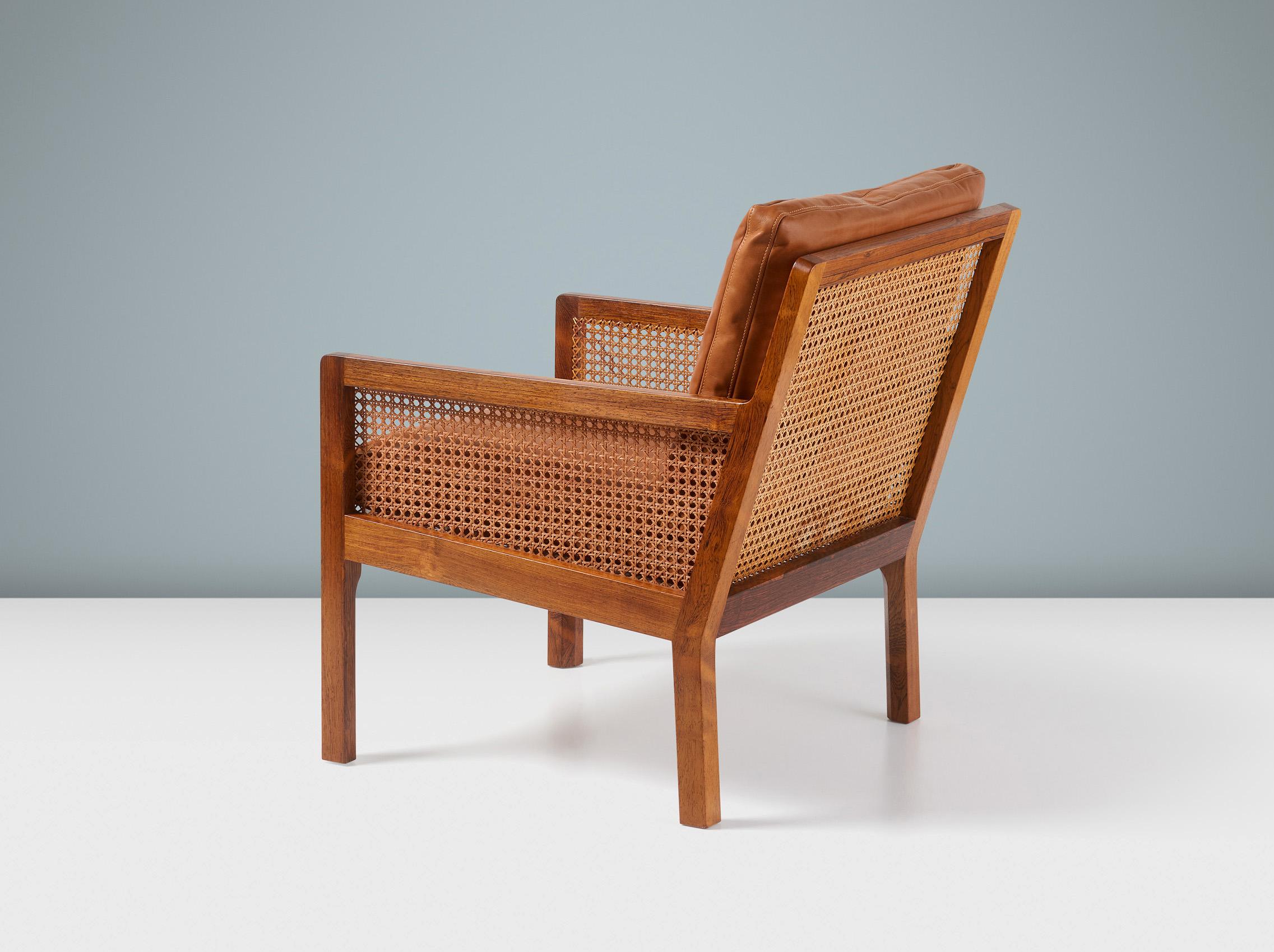 Scandinavo moderno Bernt Petersen Cane Rosewood Lounge Chair 1960s in vendita