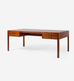 Scrivania danese in mogano di Bernt Petersen degli anni '50
