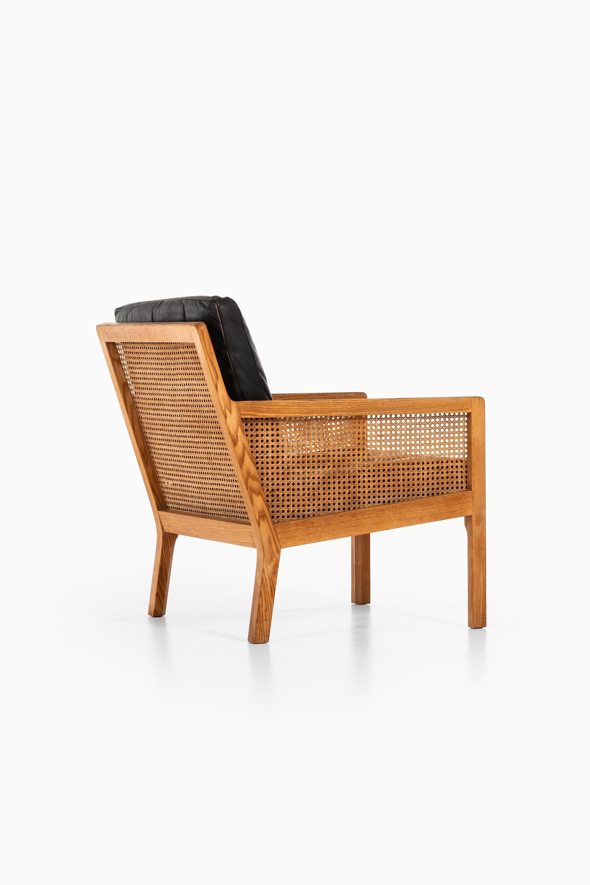 Bernt Petersen Easy Chair Produced by Wørts Møbelsnedkeri in Denmark For Sale 1