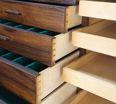 Bernt Petersen: lange Anrichte aus Rosenholz mit doppelten Tambourtüren aus Rosenholz!