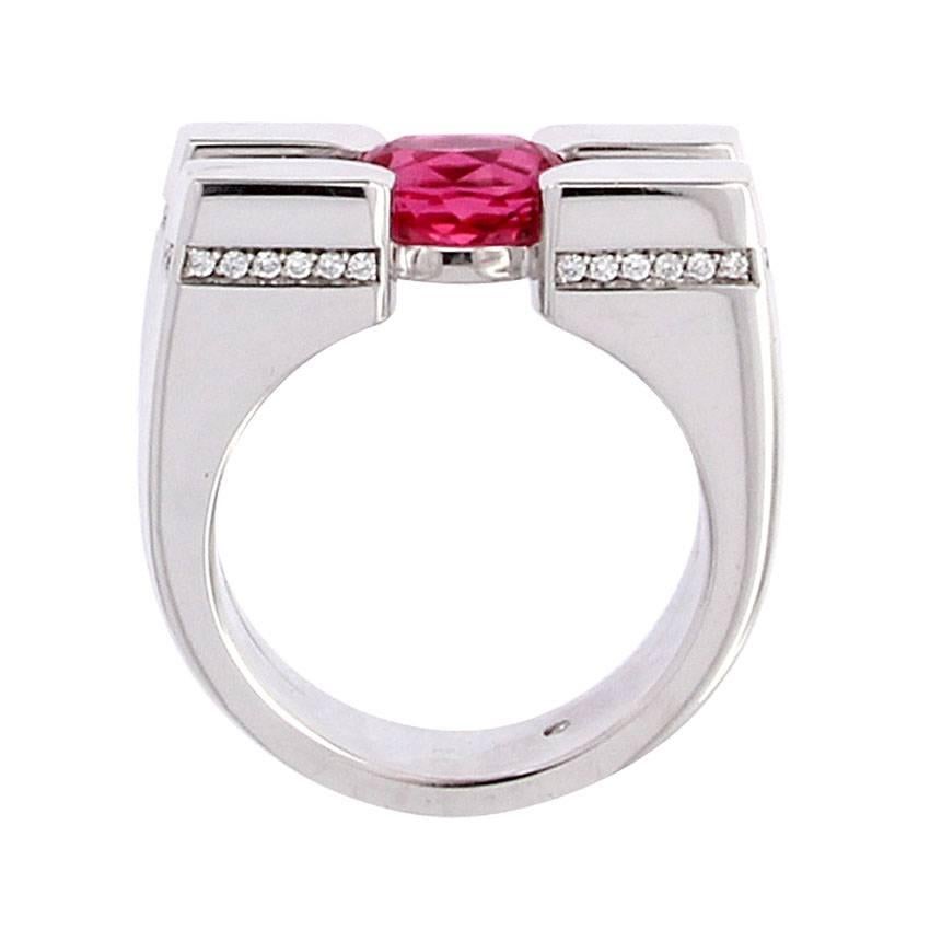 Contemporary Certified 1.51 Carat Salmon Spinel Diamond 18 Karat White Gold Cocktail Ring For Sale