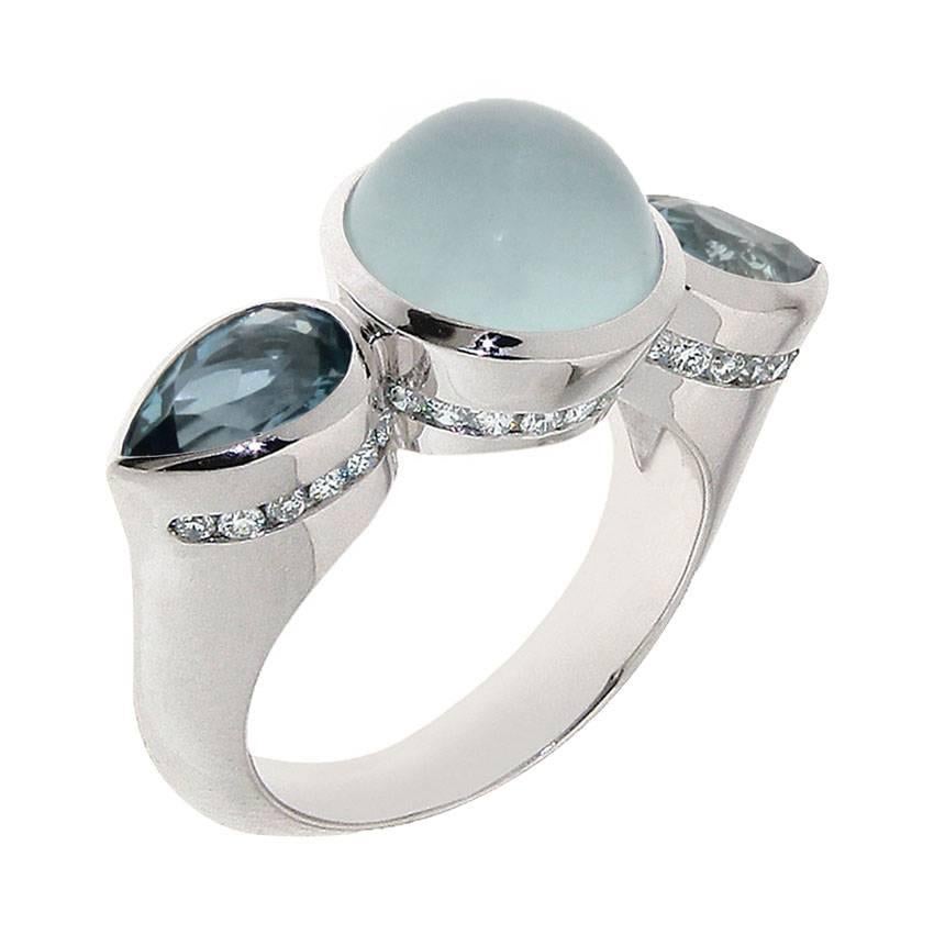 Berquin Certified 3, 77 carat Cat's eye Aquamarine 18 Karat White Gold Ring  For Sale