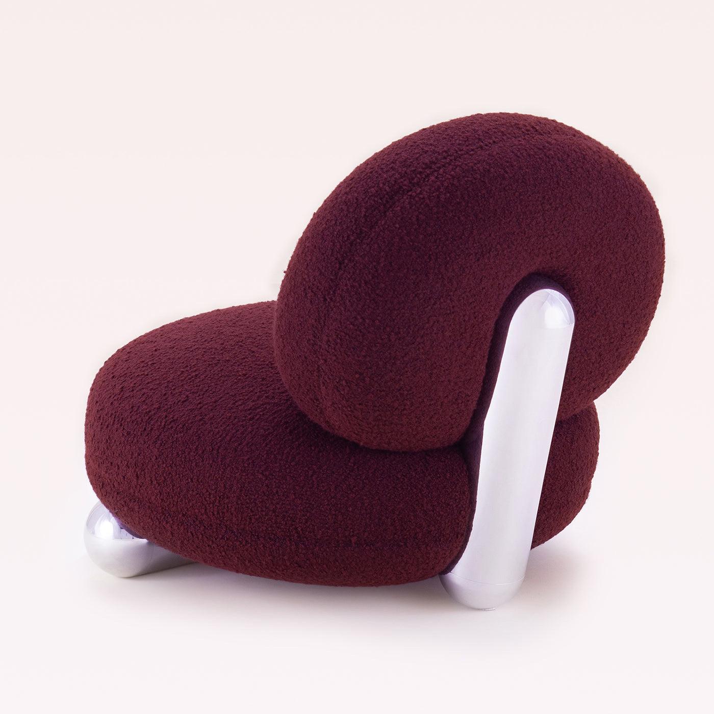 BERRY armchair, bordeaux bouclé upholstery, mirror-polished metal structure. For Sale