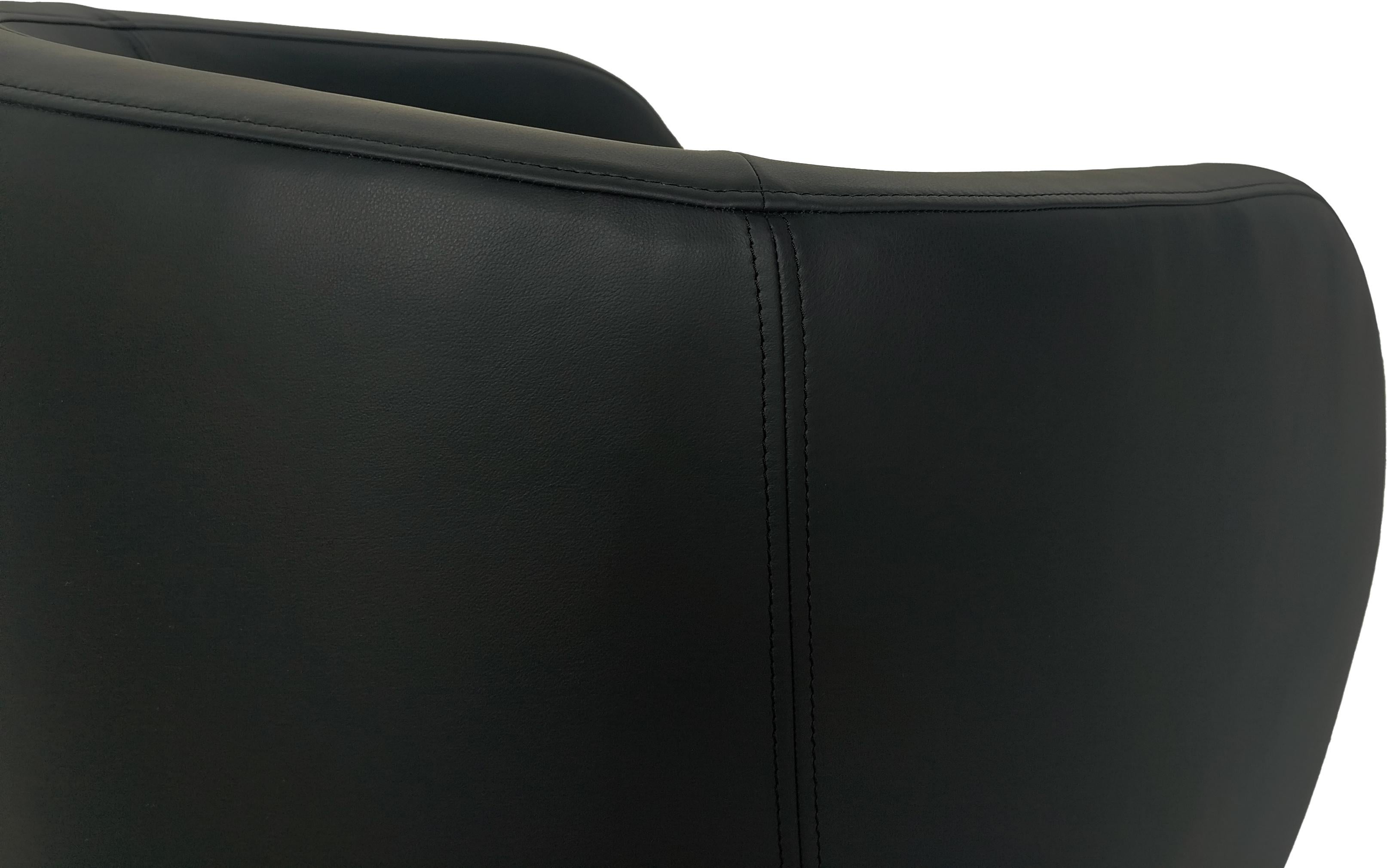 Berry armchair upholstered in Black leather by Bow and Arrow In New Condition For Sale In Lordelo, PT