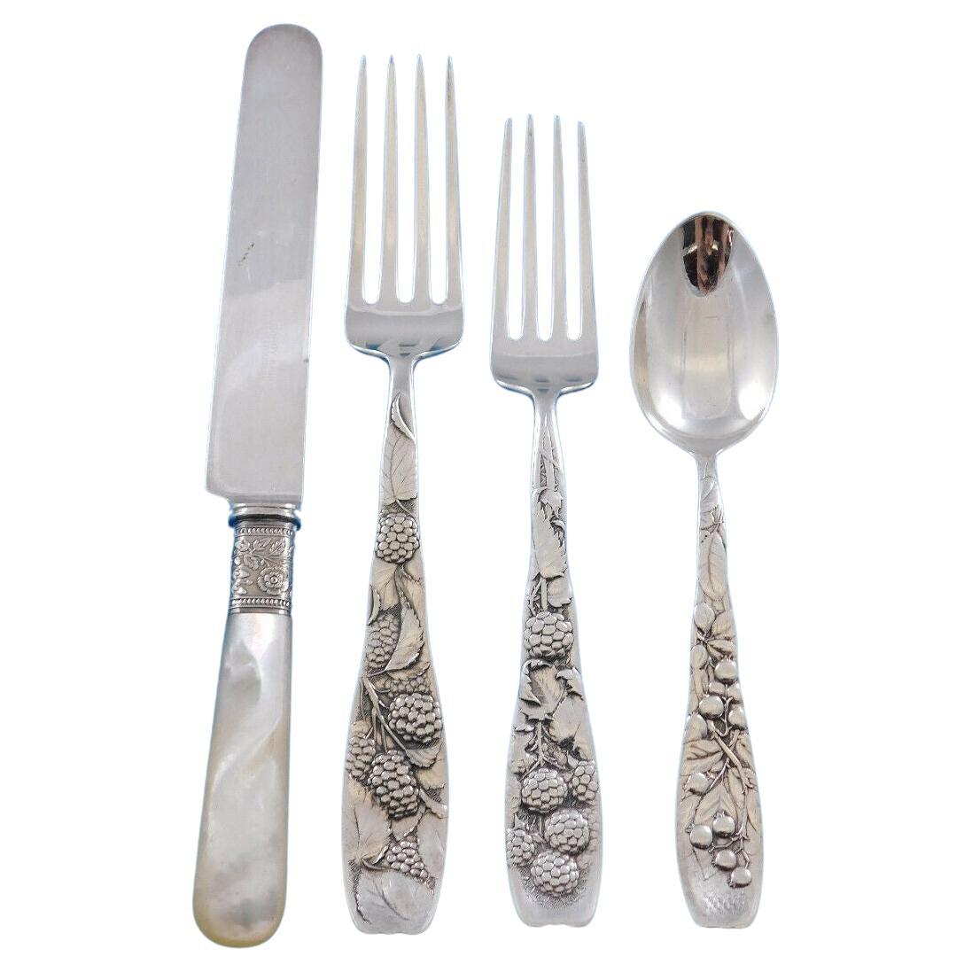 Service de table en argent sterling Berry par Whiting, 59 pièces, motifs multiples rares