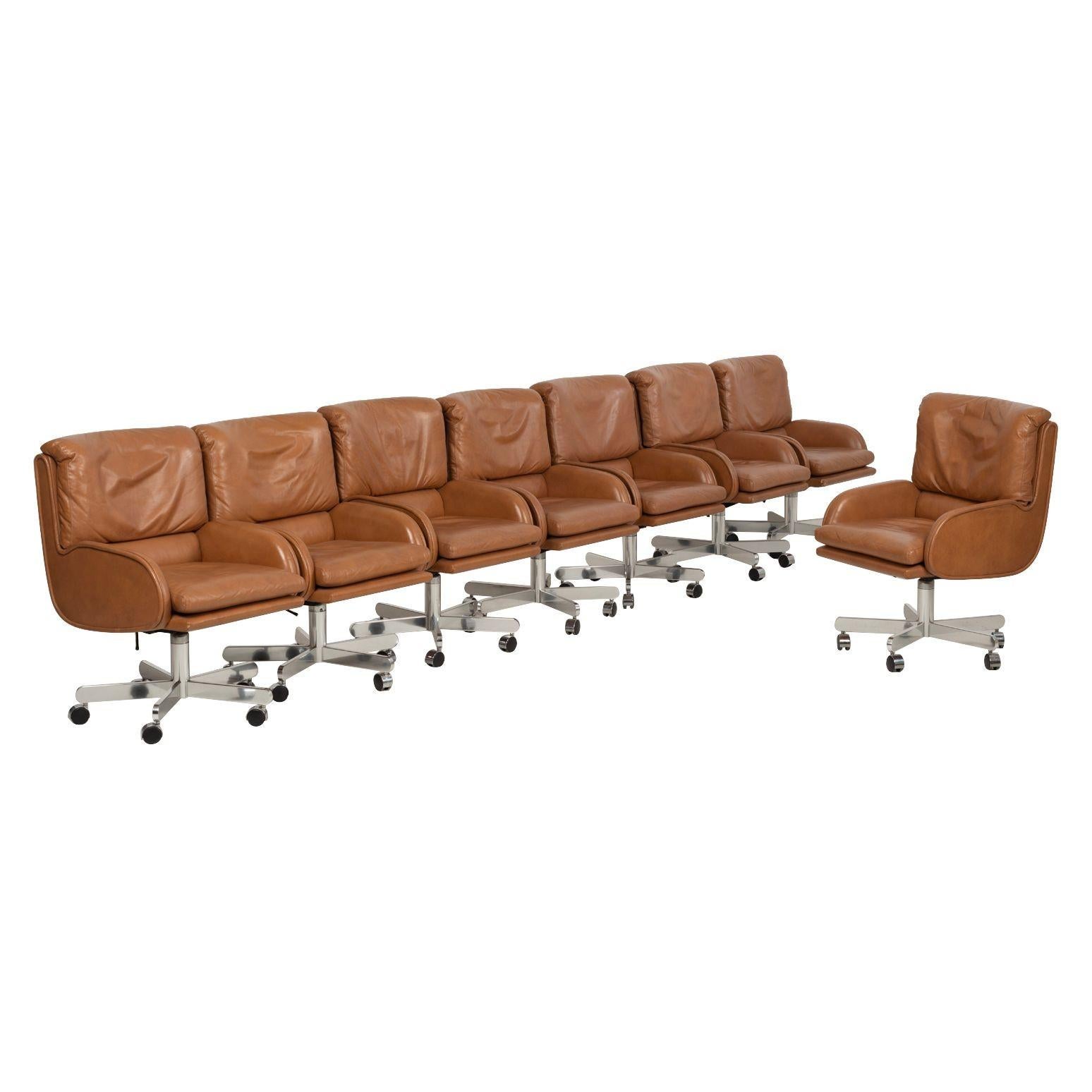 Bert England per Dunbar Executive Office Chairs - anni '80, set di otto o venduto singolarmente
Eleganti ed eccezionalmente comode, queste sedie girevoli per dirigenti sono state disegnate da Bert England per Dunbar negli anni Ottanta. Il modello