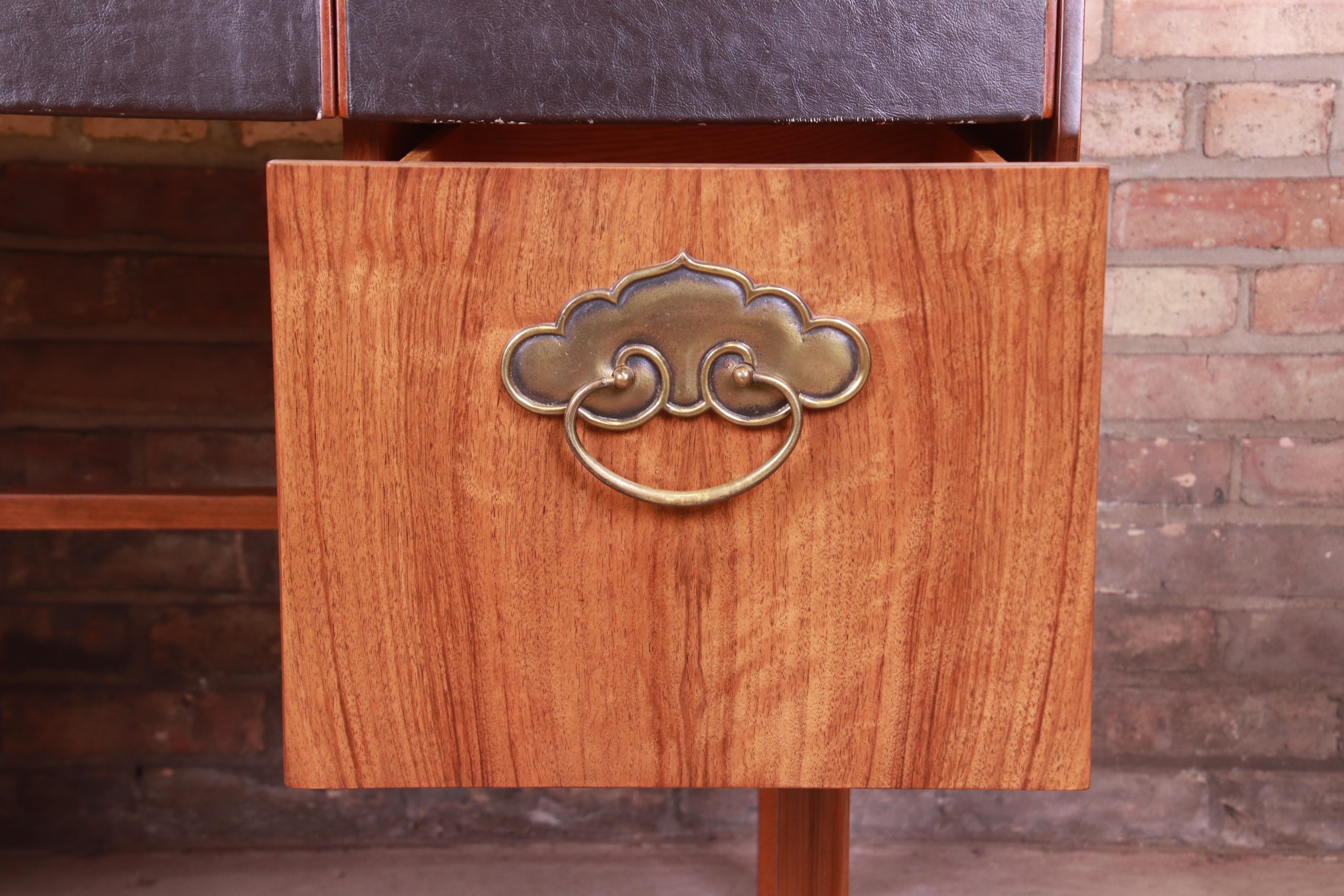 Bert England for John Widdicomb Mid-Century Modern Walnut Leather Top Desk For Sale 8