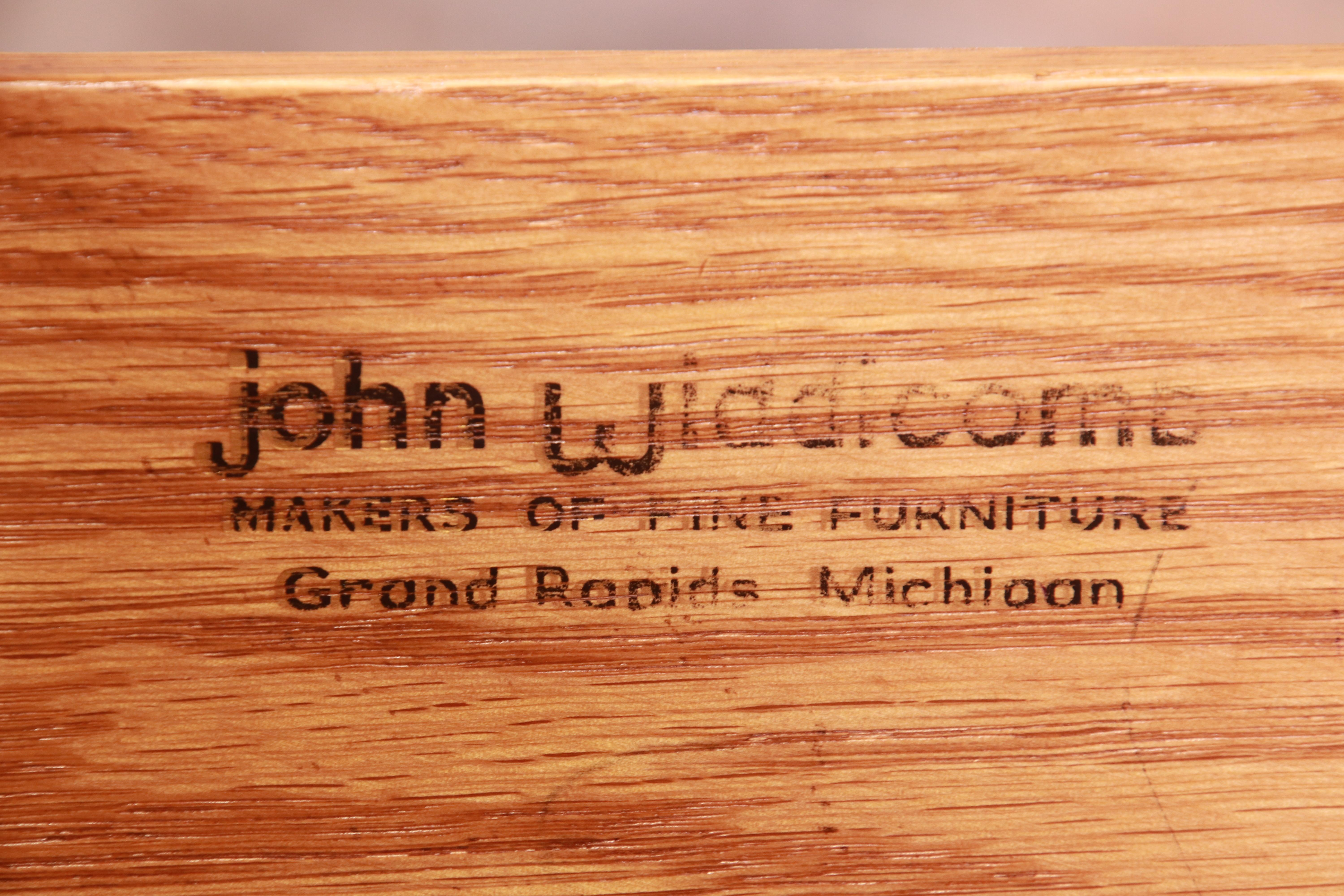 Bert England for John Widdicomb Mid-Century Modern Walnut Leather Top Desk For Sale 13