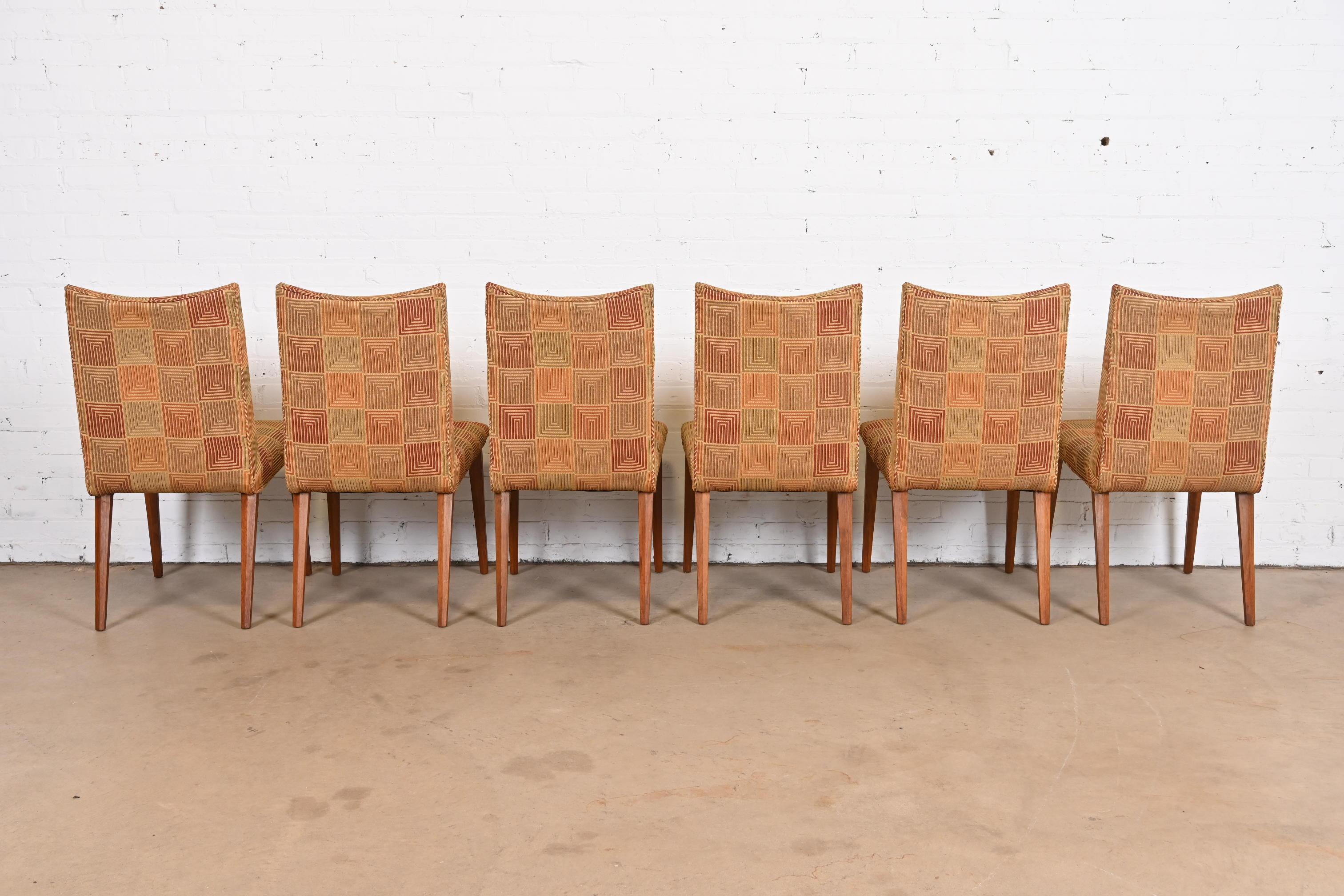 Bert England für Johnson Furniture Gepolsterte Esszimmerstühle aus Nussbaumholz im Angebot 2