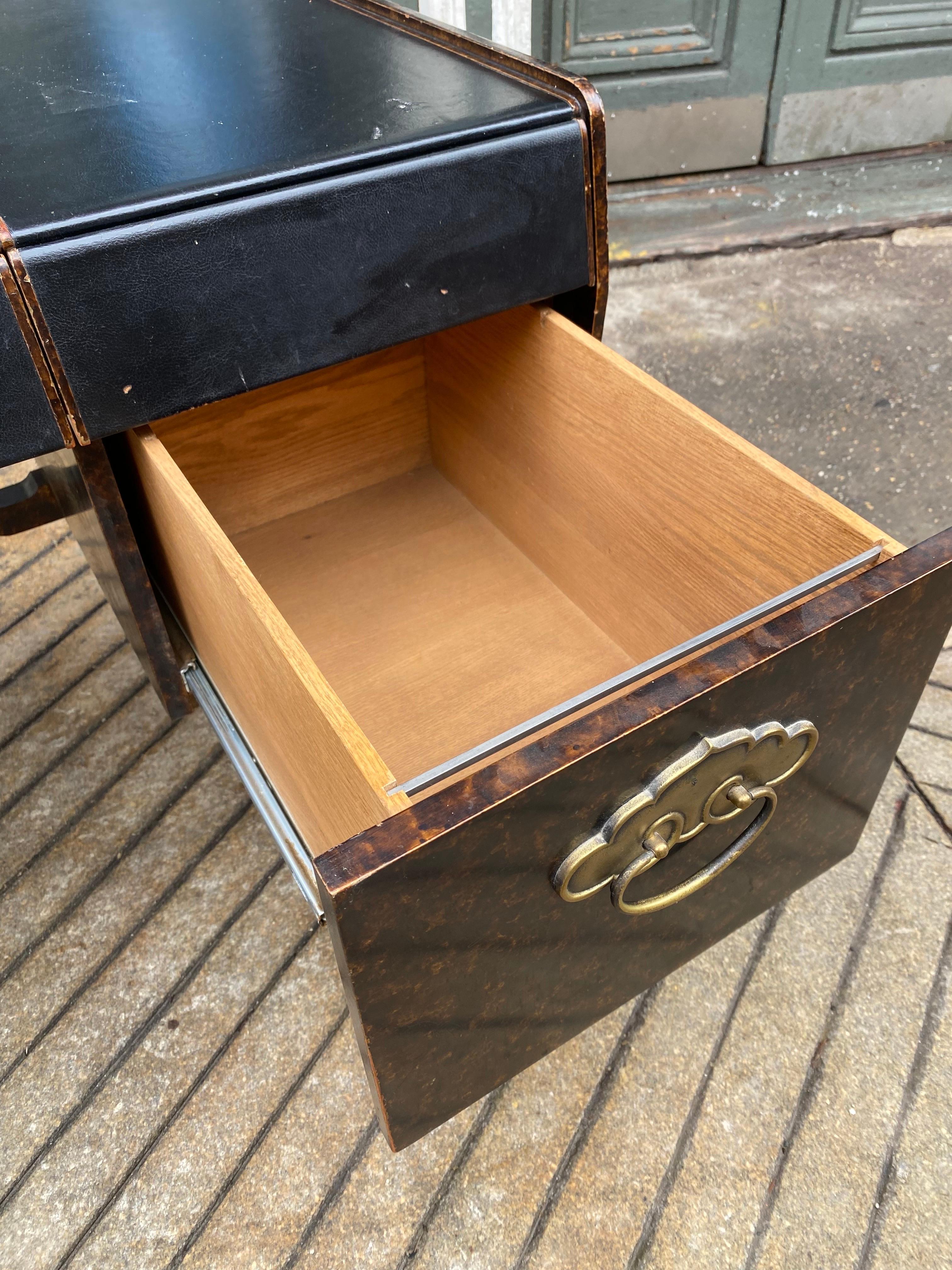 Bert England Walnut Desk for John Widdicomb  For Sale 6