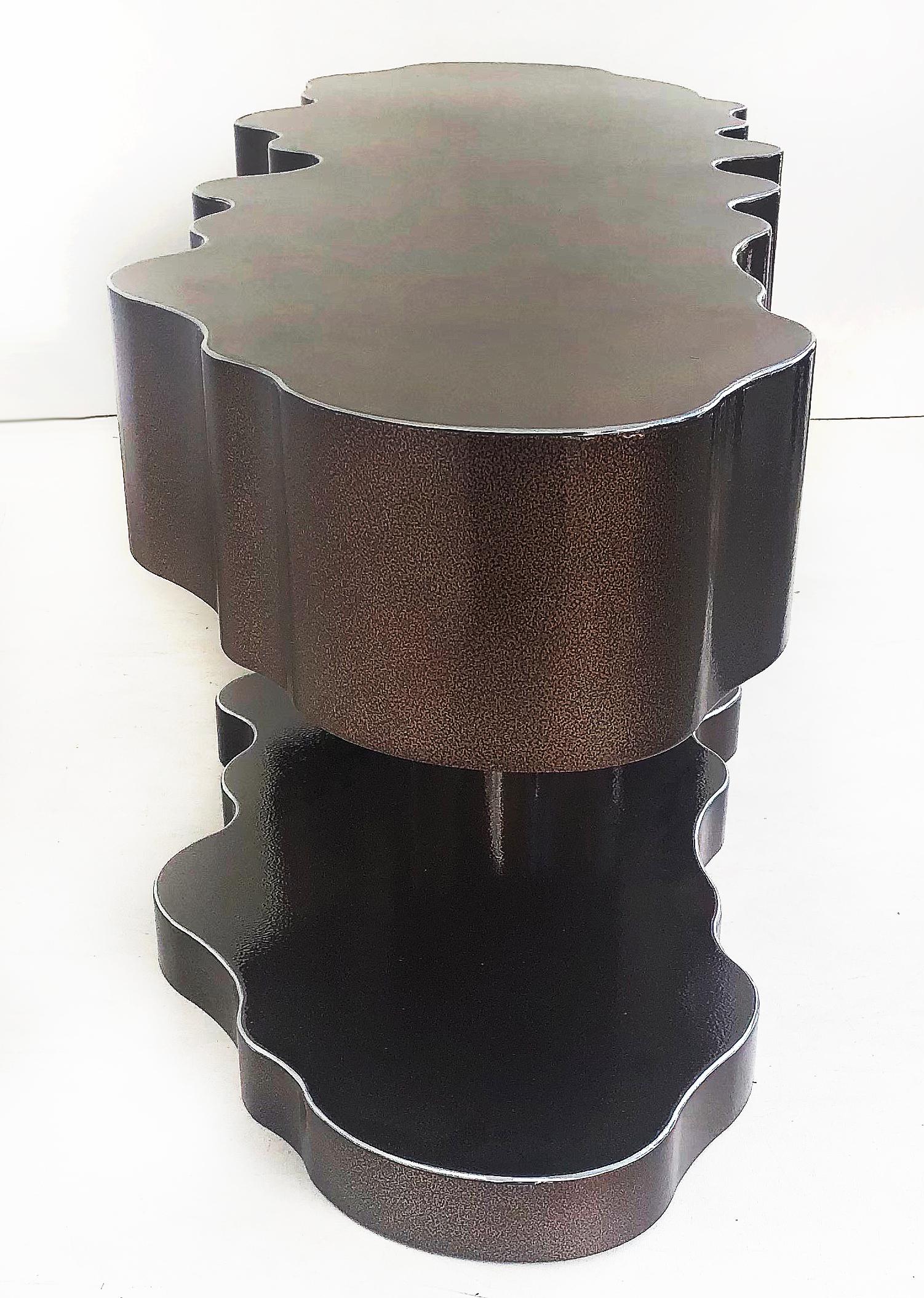 Poudré Table basse sculpturale abstraite en aluminium finition revêtement en poudre de Bert Furnari en vente